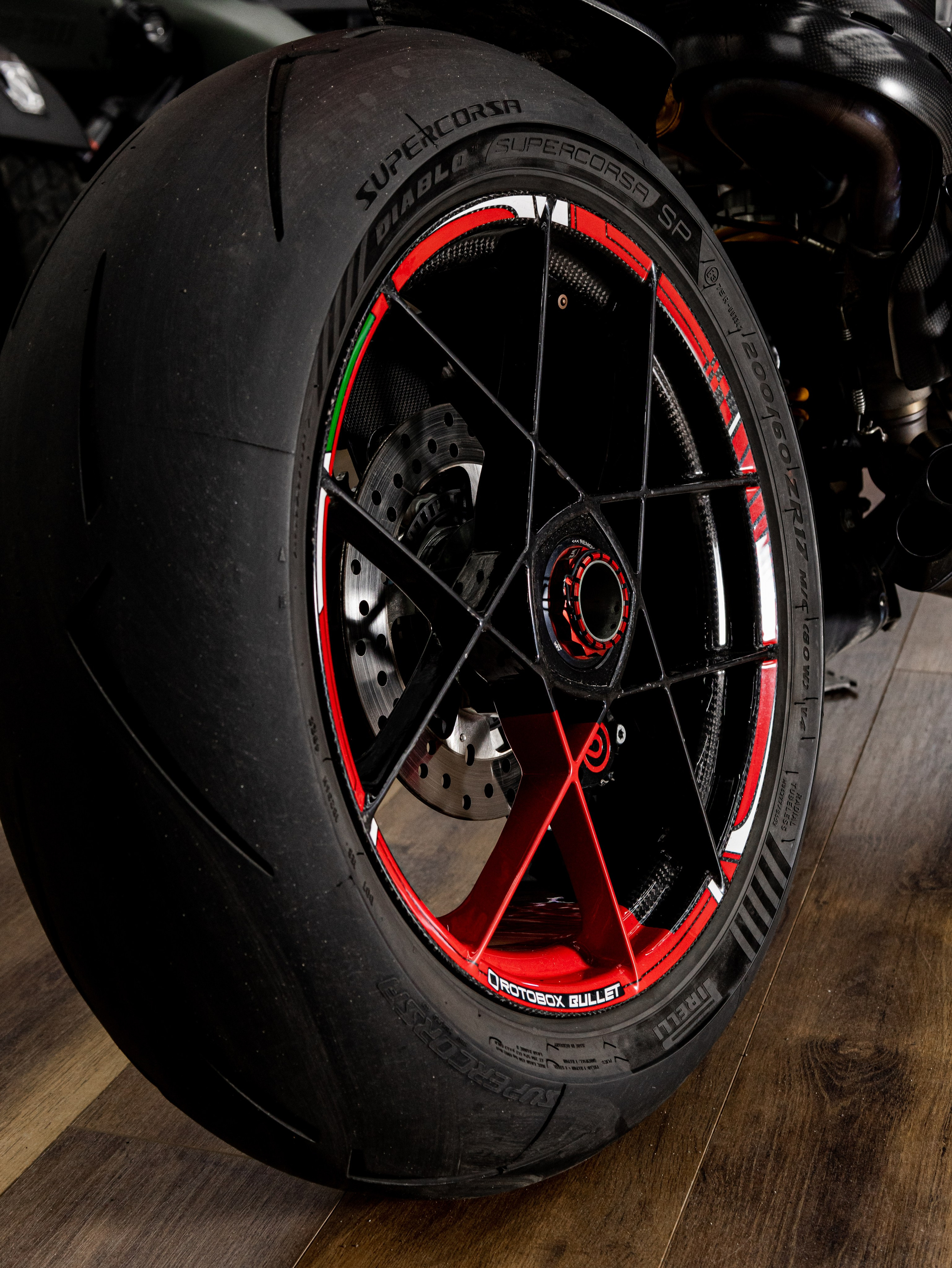 Фотосессия с мотоциклами и автомобилями. Предметный фотограф в Москве и Московской области