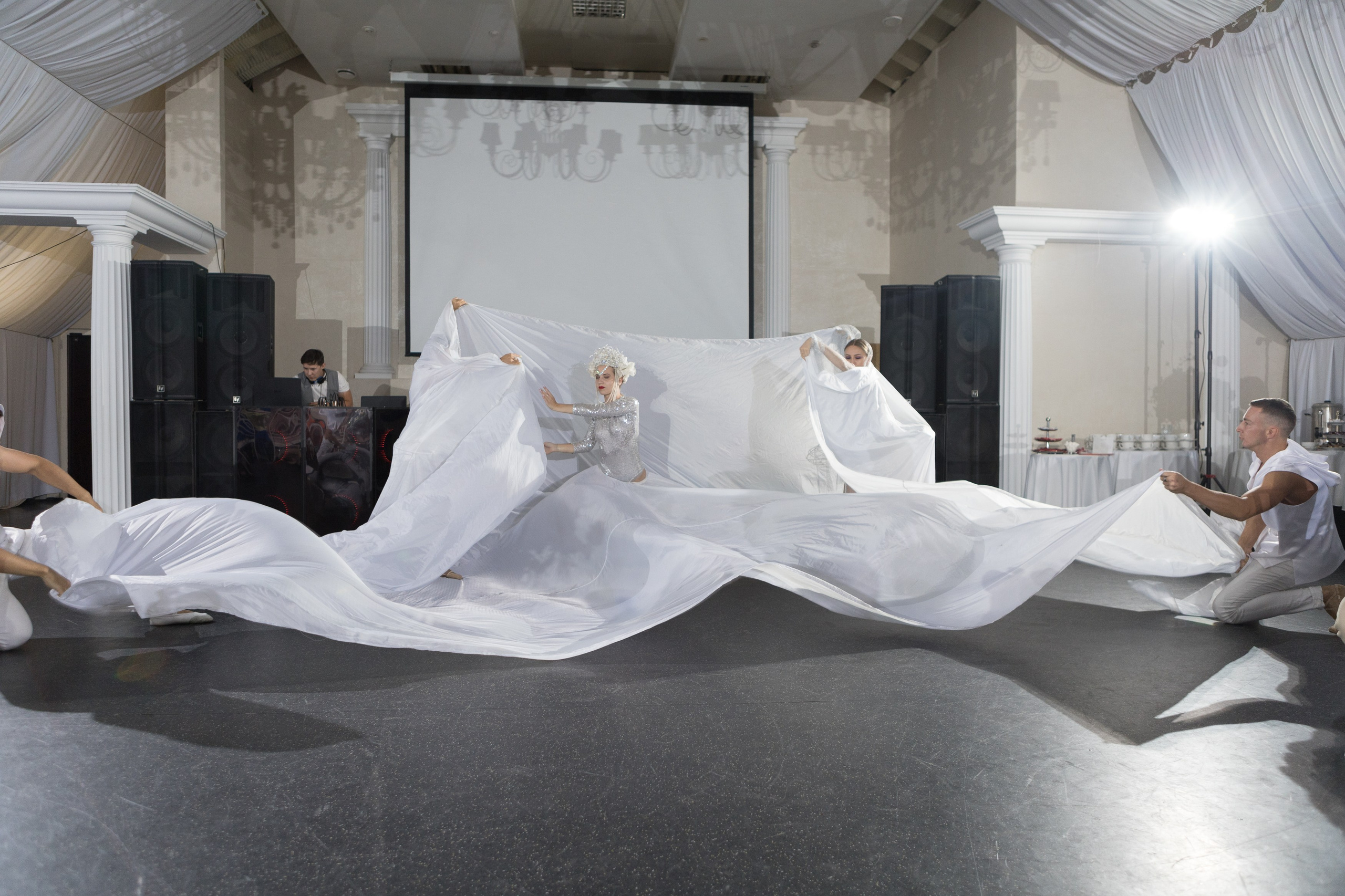 Свадебный фотограф Уфа — Руслан ГабдлисламовЖивые эмоции, красивые кадры, воспоминания на всю жизнь.Работаю по всей Республике Башкортоста. Свадебный фотограф Уфа Руслан Габдлисламов