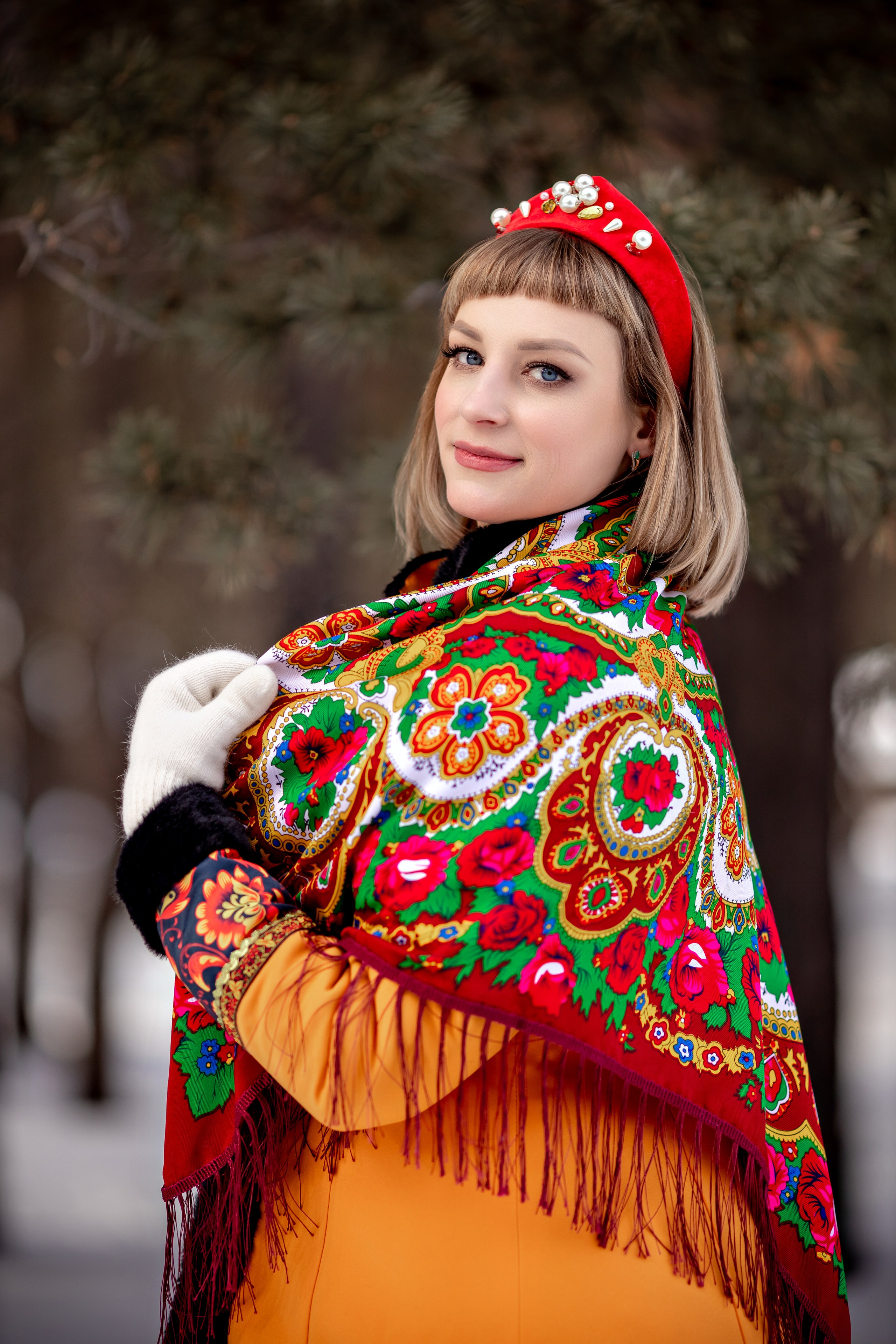 В национальных костюмах. Организую и проведу любые фотосессии в солнечной Бурятии, в Улан-Удэ!