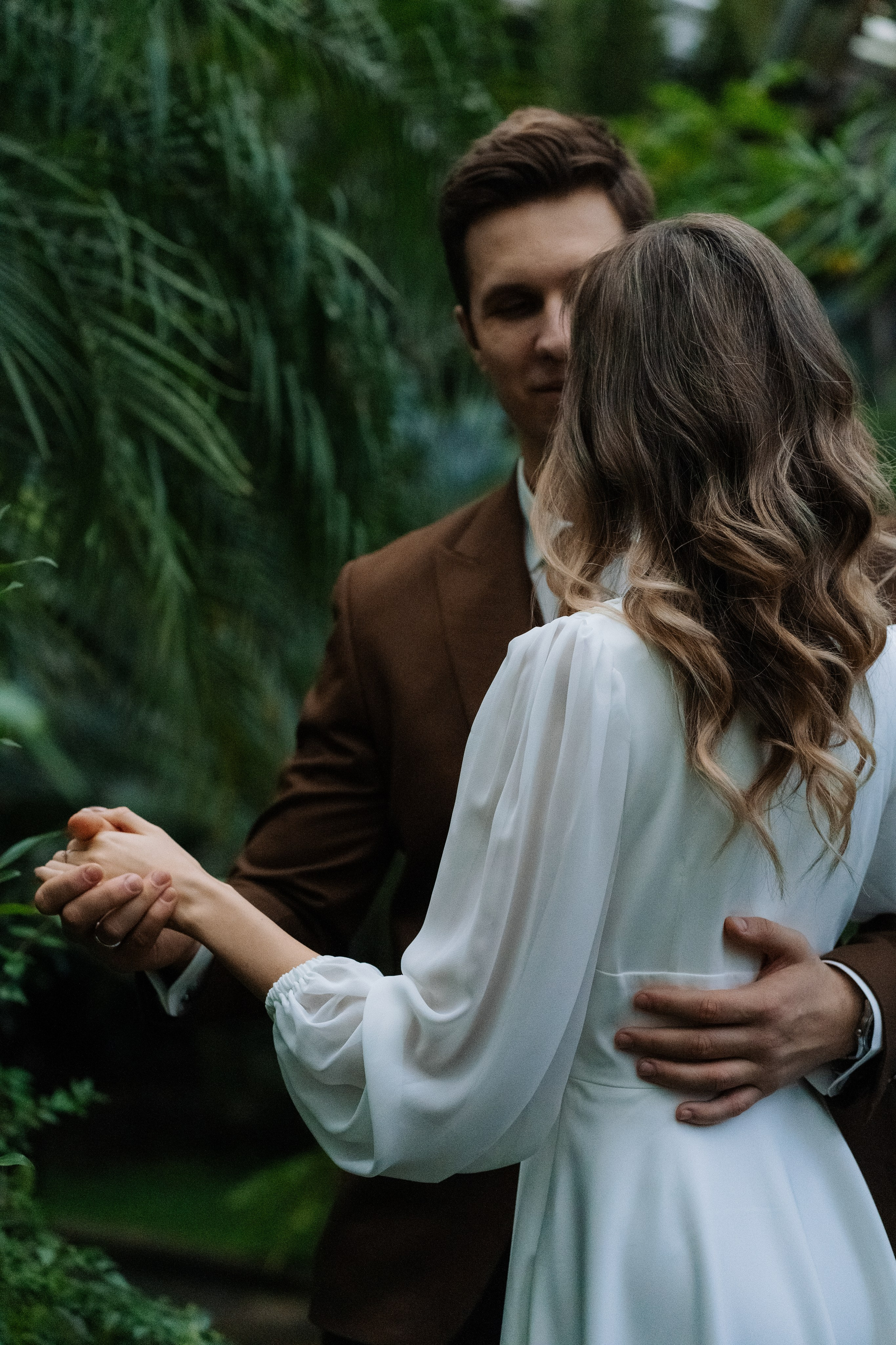 Свадебная фотосессия в оранжерее, Москва. Свадебный фотограф в Москве Анна Полушина