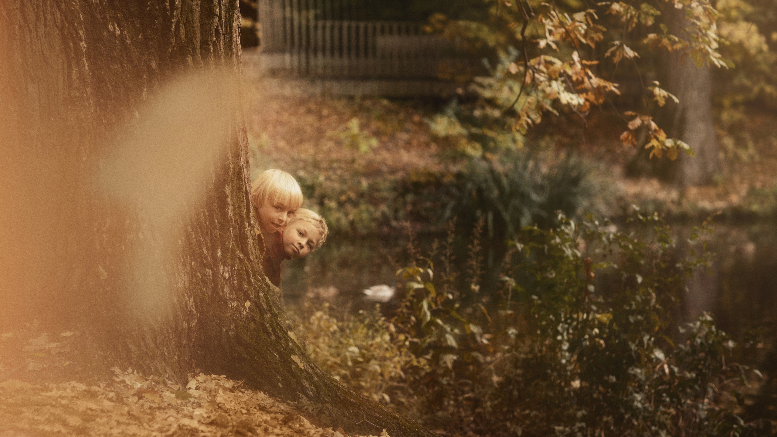 Старый дворник и ребятишки. Фотограф и режиссер Сергей Спирин. Москва