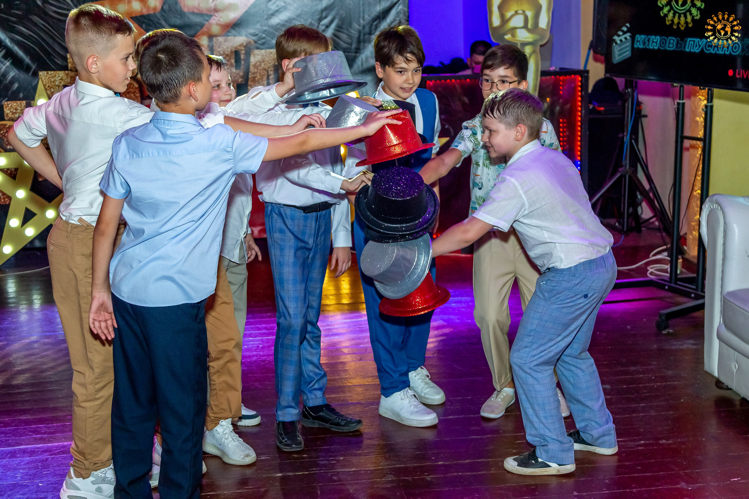 Выпускной 4-го класса 2024. Школа 2109. Репортажная съемка в Москве и области. Анималистика