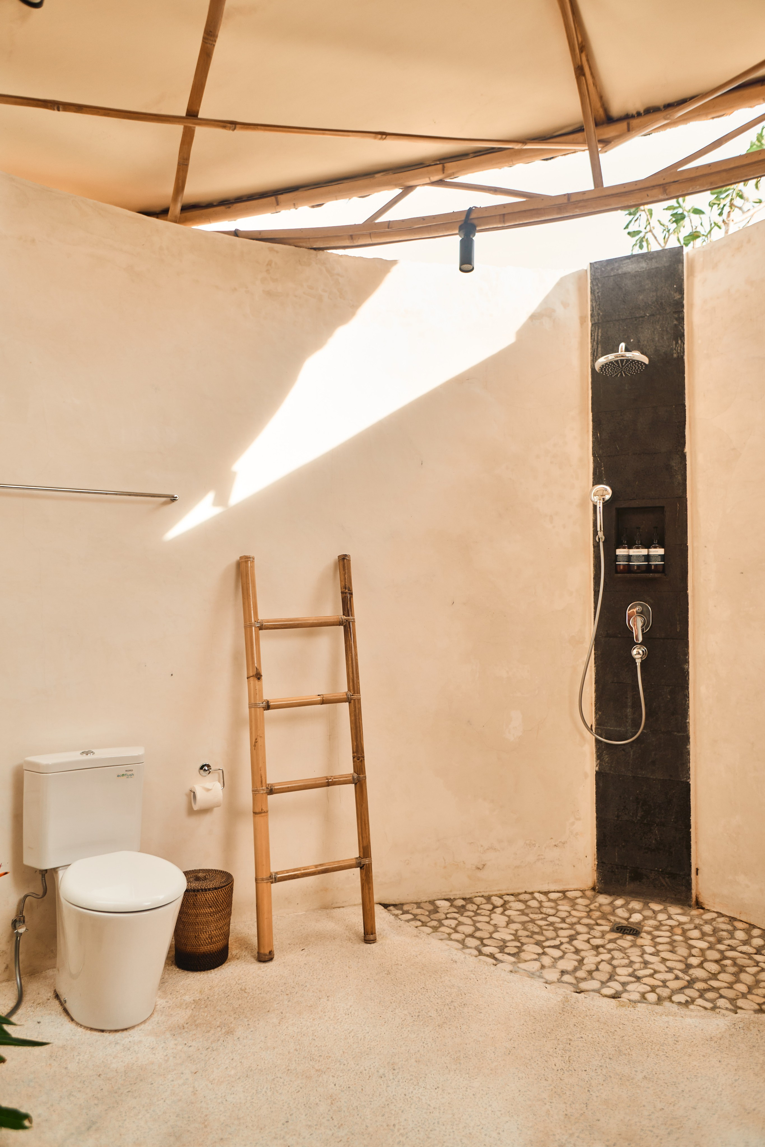 NuanuResort. See the moment and catche. commercial and reportage