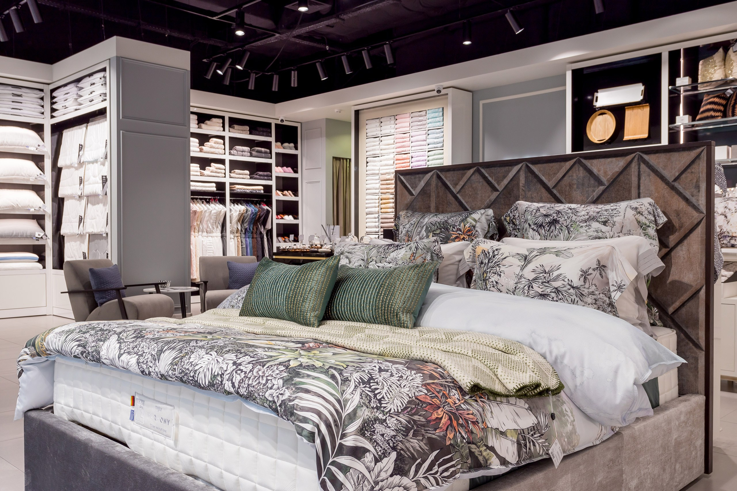 Shops. Interior photographer Vitalii in Portland and Vancouver