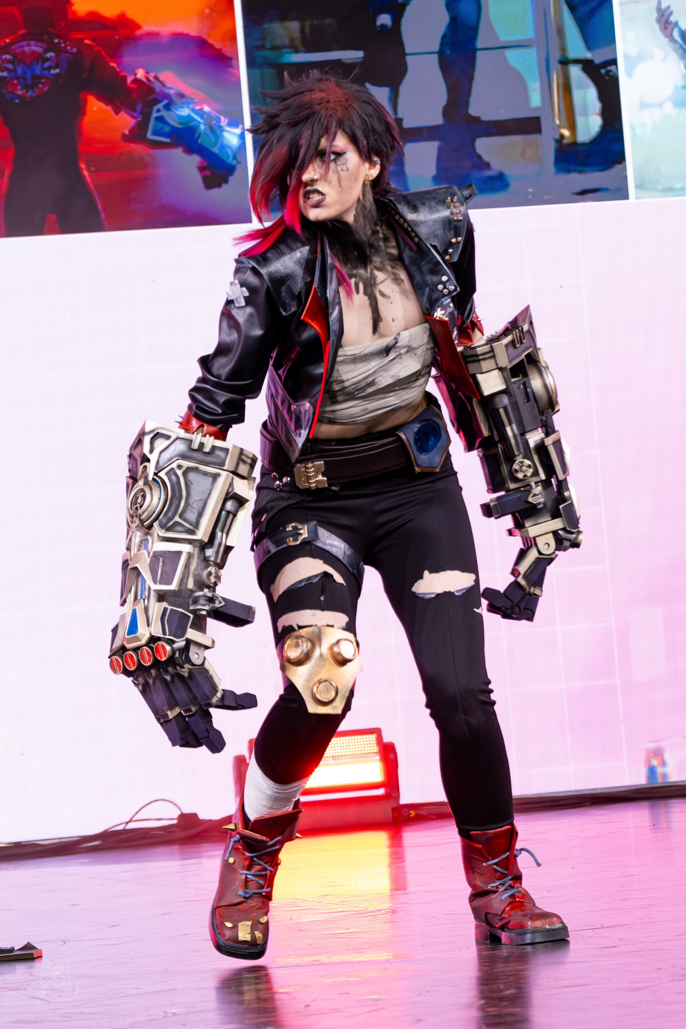 Сцена РЭД ЭКСПО 2024. Косплей фотограф