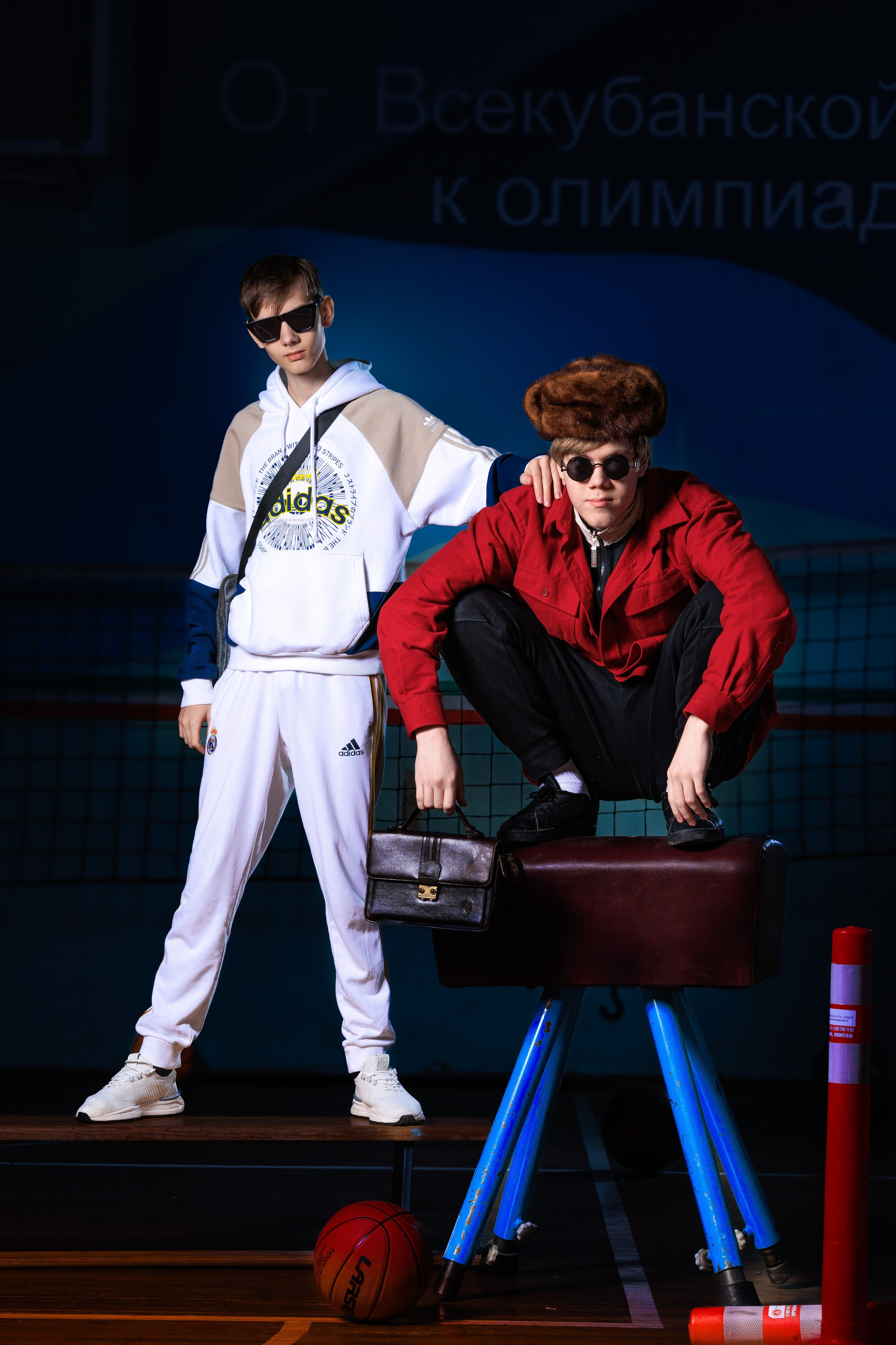 Смотреть фотки в спортзале. Выпускные альбомы Геленджик, Новороссийск, Краснодар, Туапсе