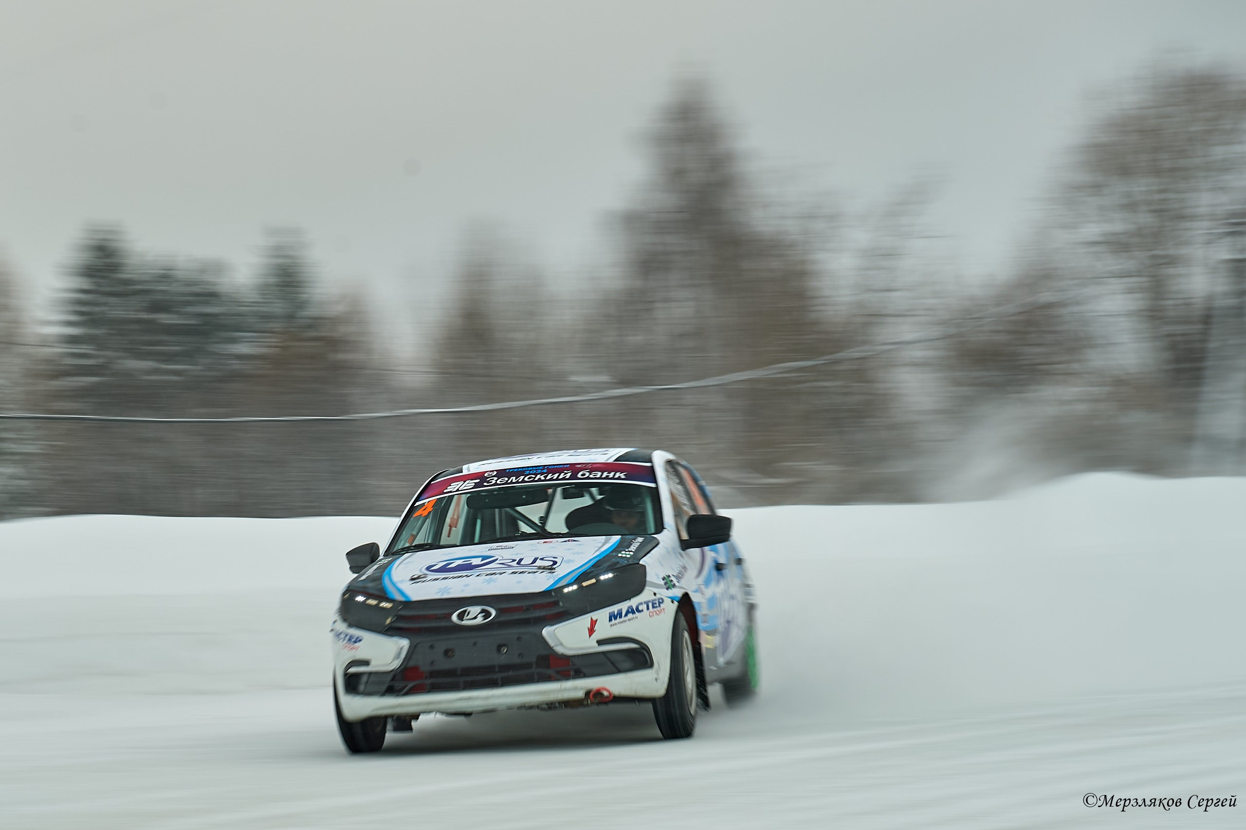 Трековые автогонки на льду Чемпионат России. Спортивный репортажный фотограф в Ижевске Сергей Мерзляков