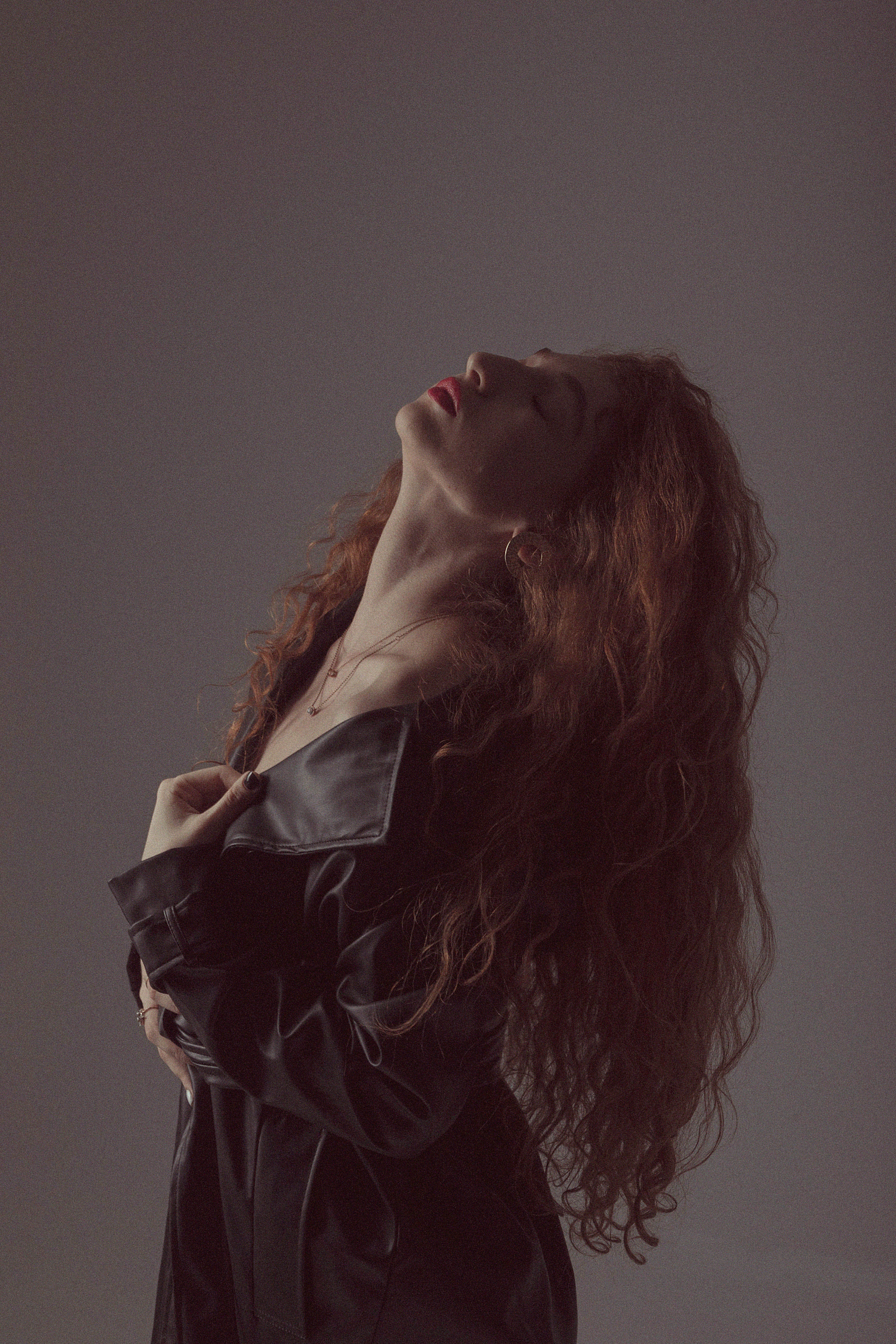 Фотосессия Миланы в фотостудии Пространство. Свадебный, семейный и портретный фотограф в Алматы, Костанай