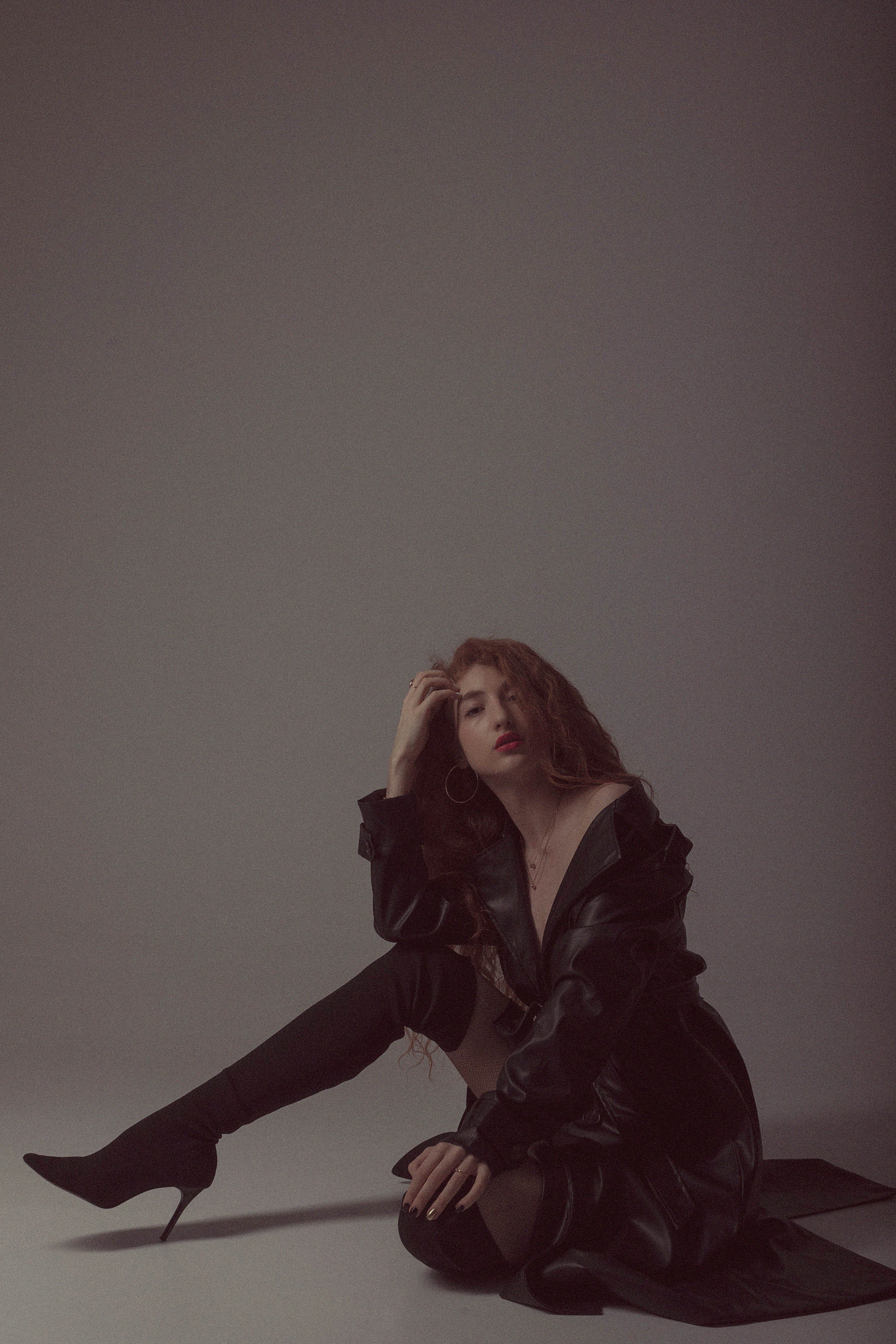 Фотосессия Миланы в фотостудии Пространство. Свадебный, семейный и портретный фотограф в Алматы, Костанай