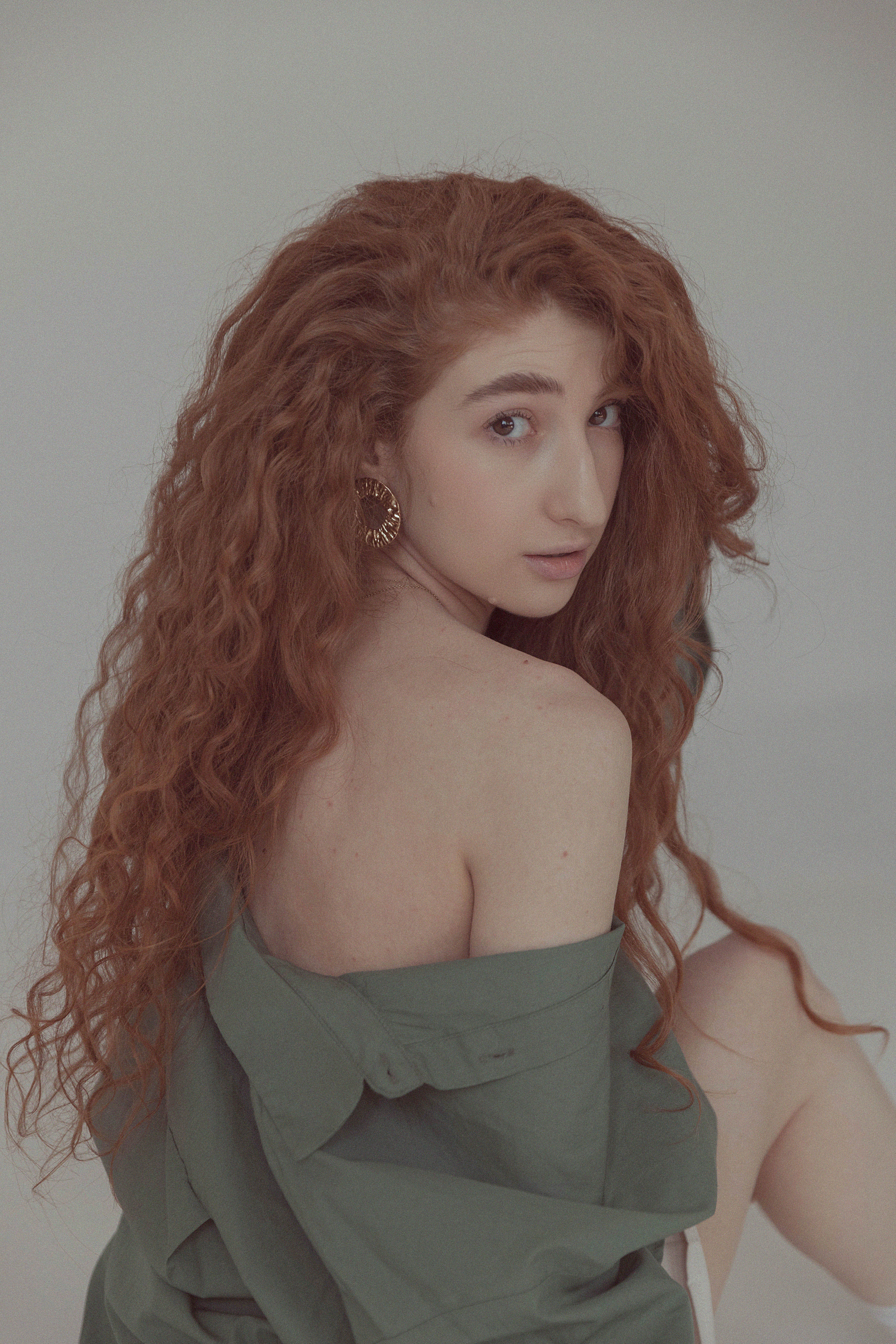 Фотосессия Миланы в фотостудии Пространство. Свадебный, семейный и портретный фотограф в Алматы, Костанай