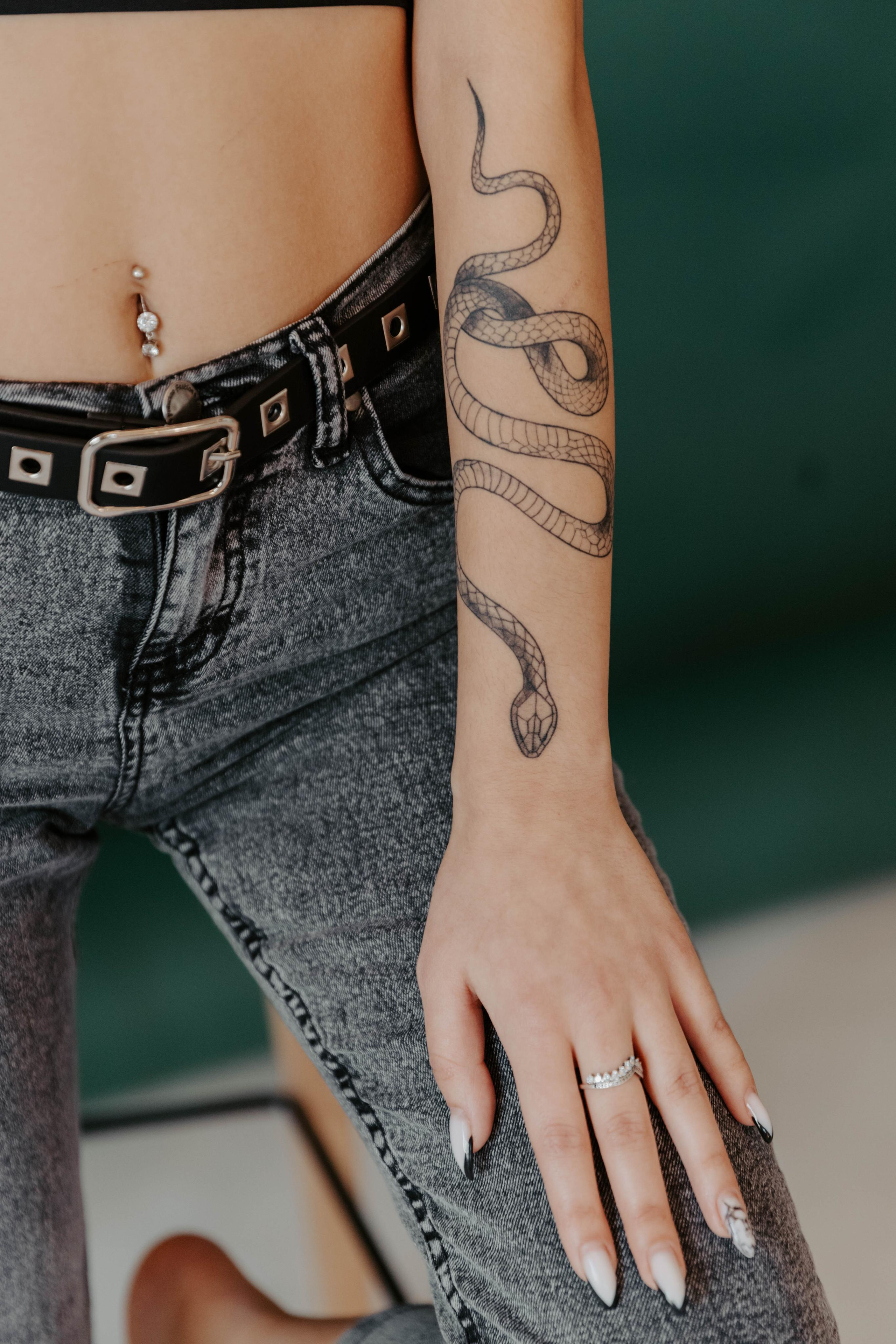 Фотосессия Кристины в фотостудии Пространство. Свадебный, семейный и портретный фотограф в Алматы, Костанай