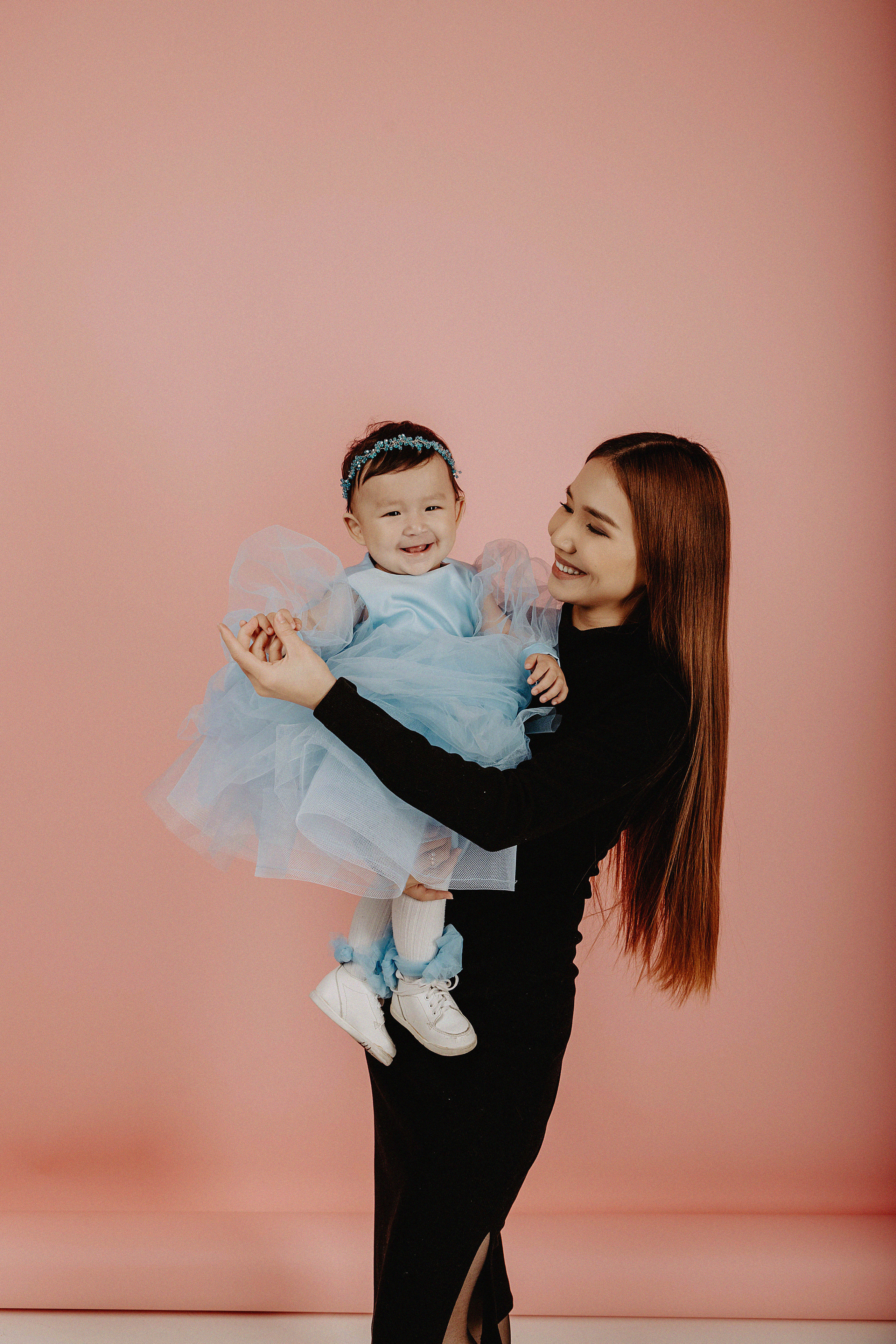 Семейная фотосессия Нурдаулета Акниет и принцессы Адемы. Свадебный, семейный и портретный фотограф в Алматы, Костанай