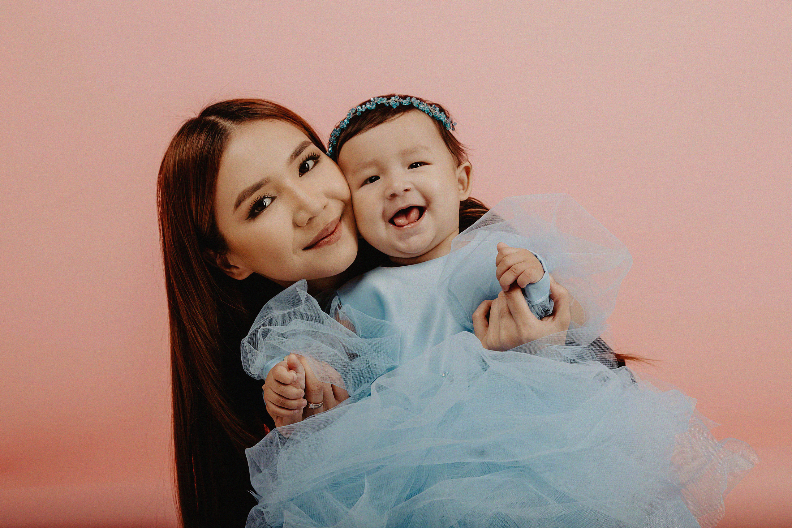 Семейная фотосессия Нурдаулета Акниет и принцессы Адемы. Свадебный, семейный и портретный фотограф в Алматы, Костанай