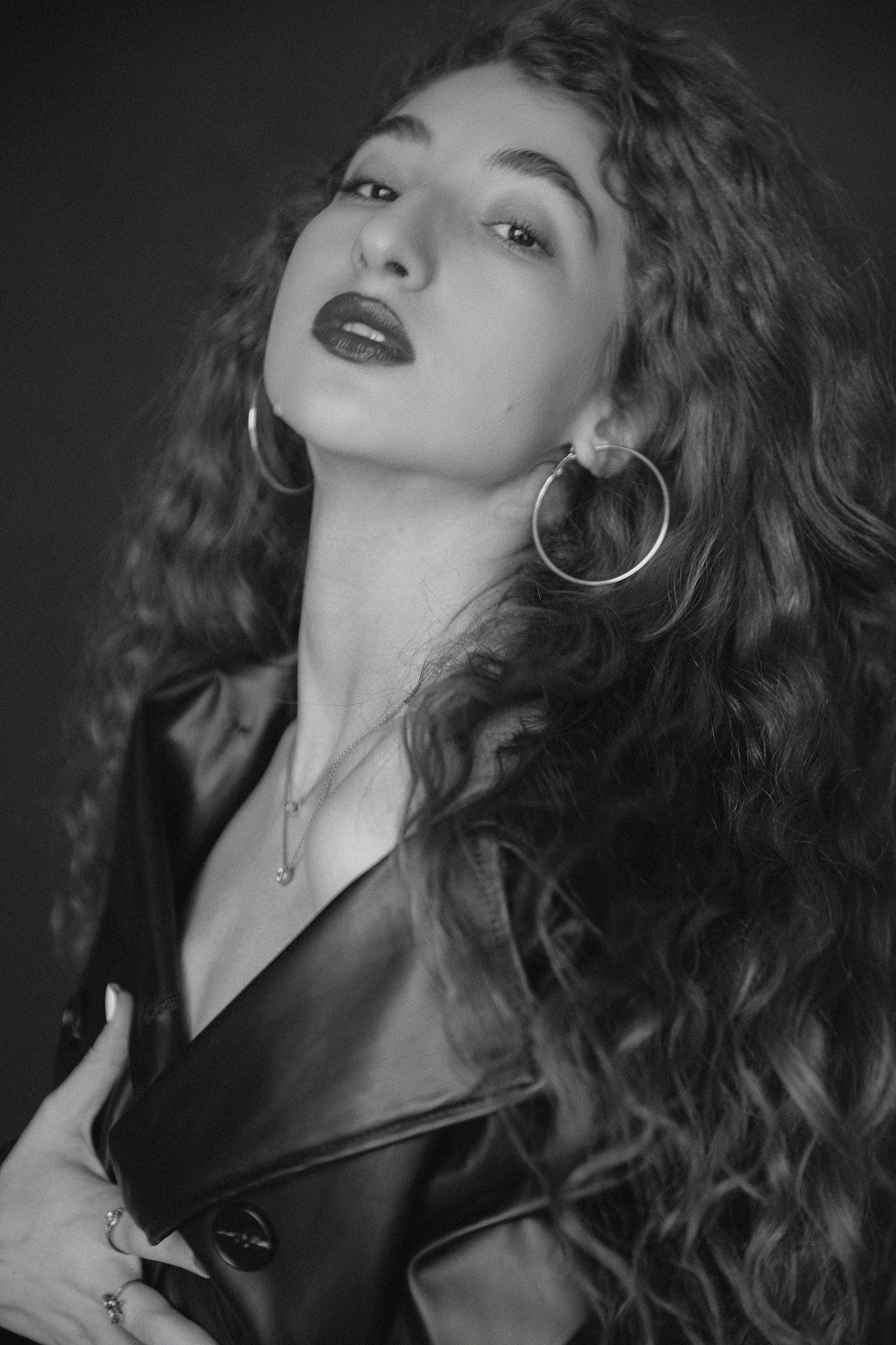 Фотосессия Миланы в фотостудии Пространство. Свадебный, семейный и портретный фотограф в Алматы, Костанай