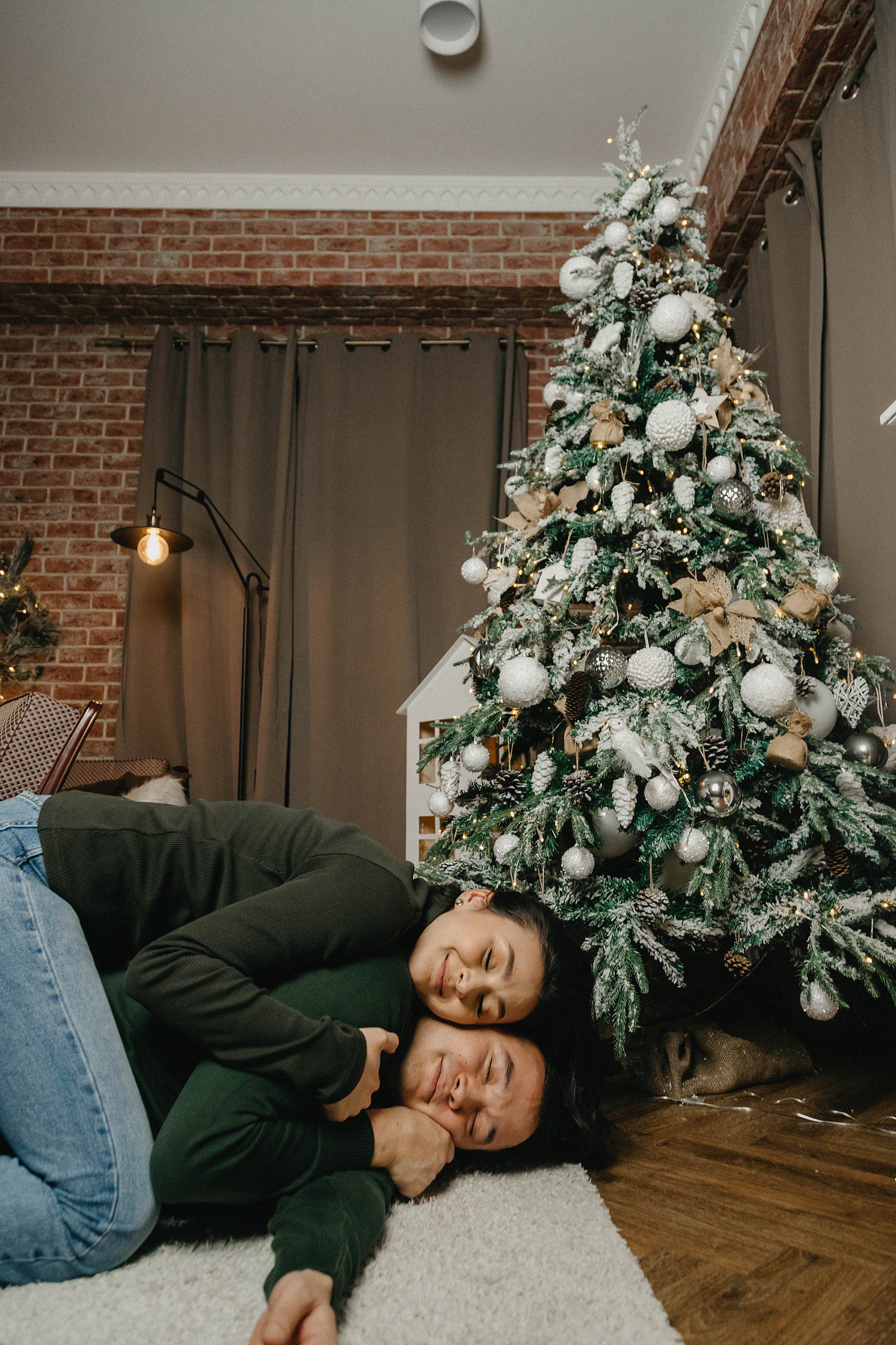 Фотосессия Ержана и Даны в фотостудии Энви. Свадебный, семейный и портретный фотограф в Алматы, Костанай