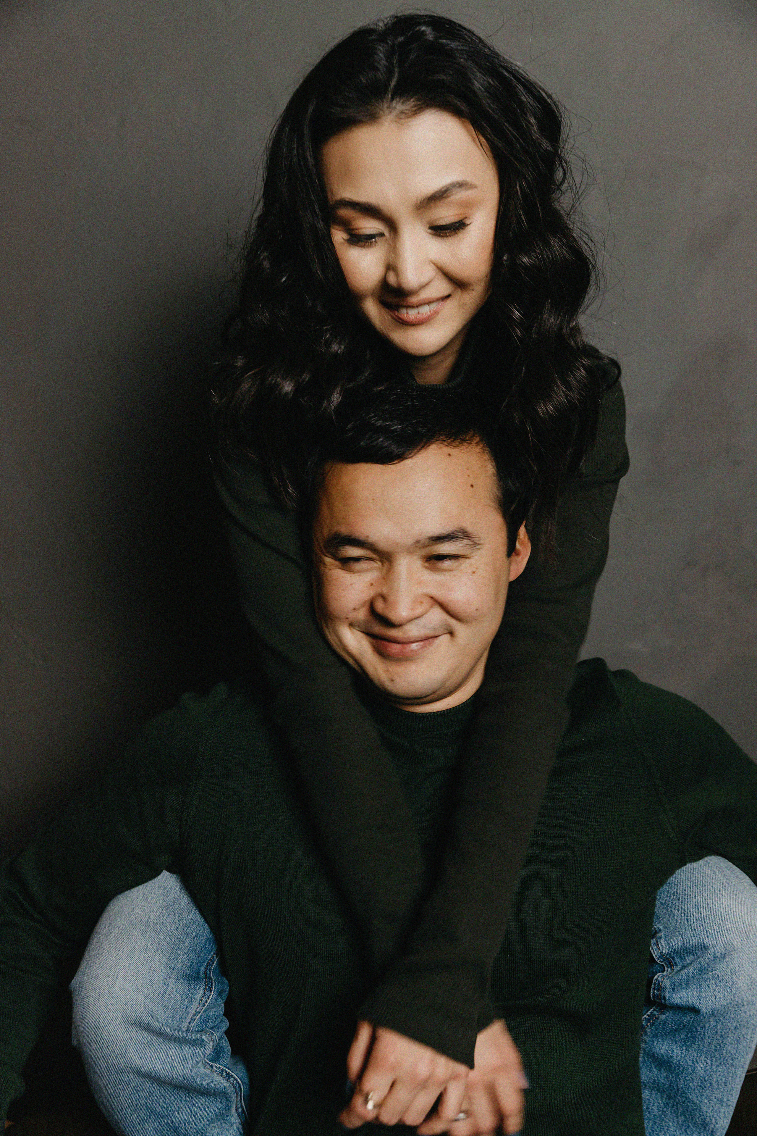 Фотосессия Ержана и Даны в фотостудии Энви. Свадебный, семейный и портретный фотограф в Алматы, Костанай