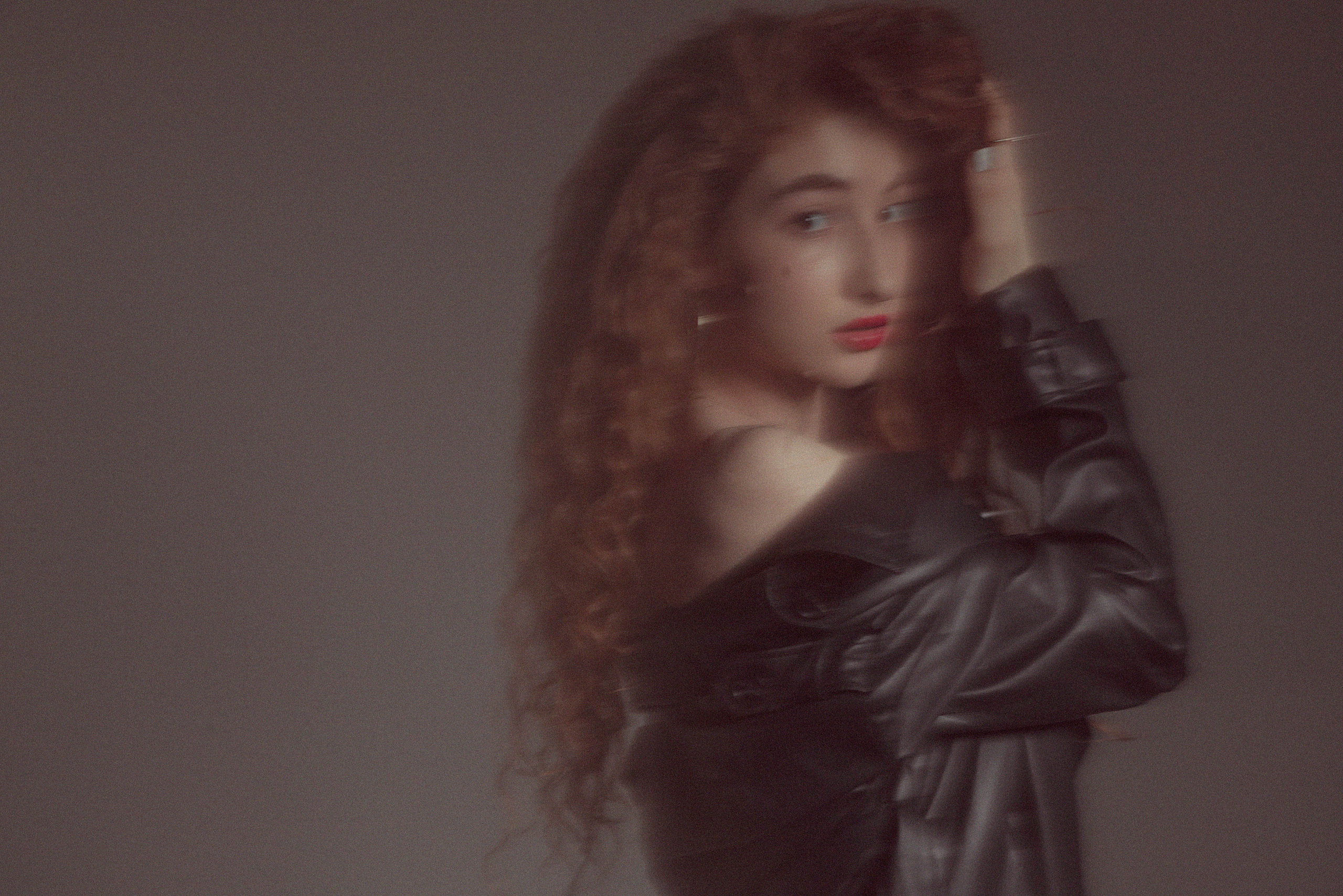 Фотосессия Миланы в фотостудии Пространство. Свадебный, семейный и портретный фотограф в Алматы, Костанай