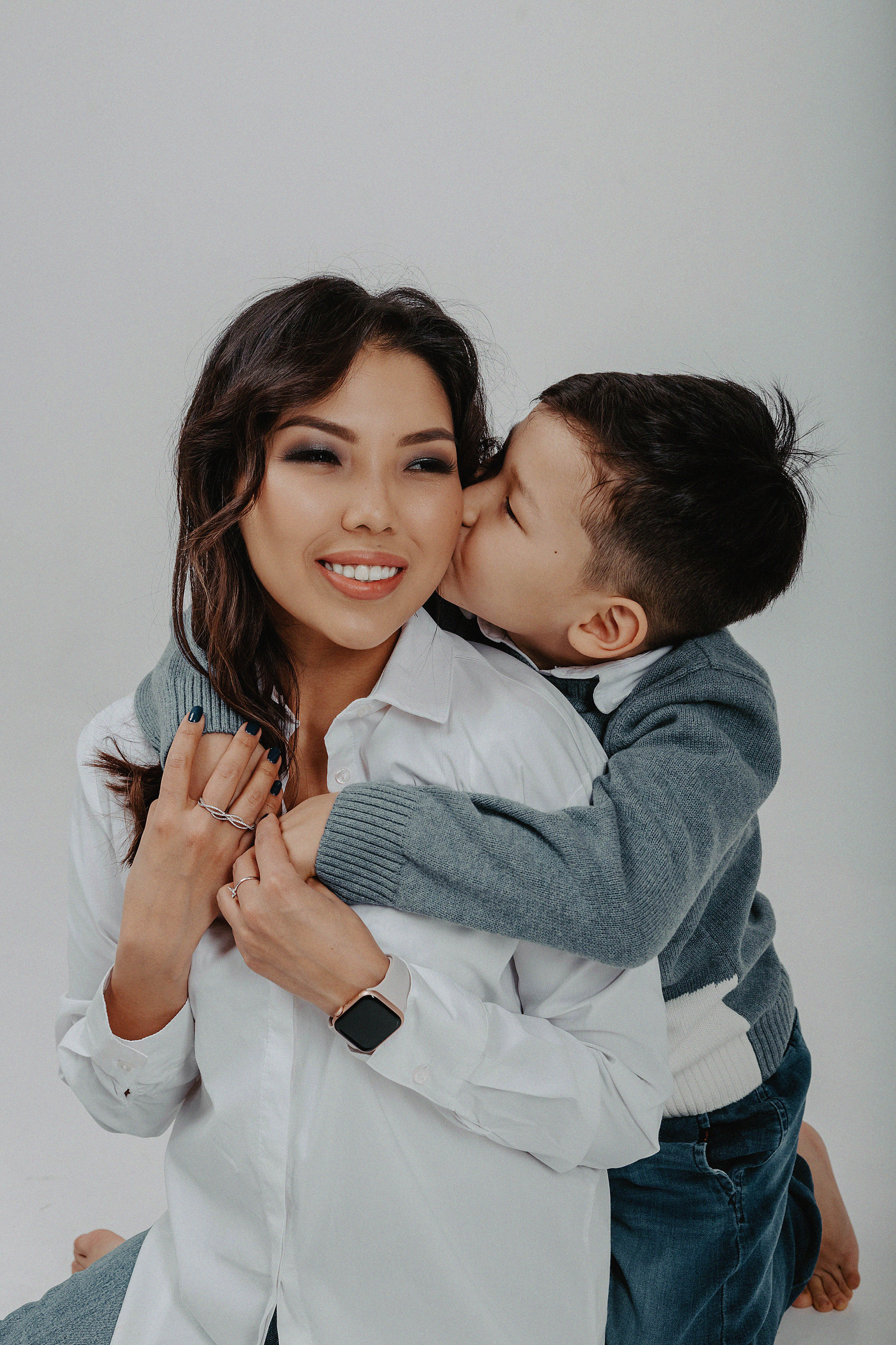 Фотосессия Айгерим и Арлана в фотостудии Протстранство. Свадебный, семейный и портретный фотограф в Алматы, Костанай