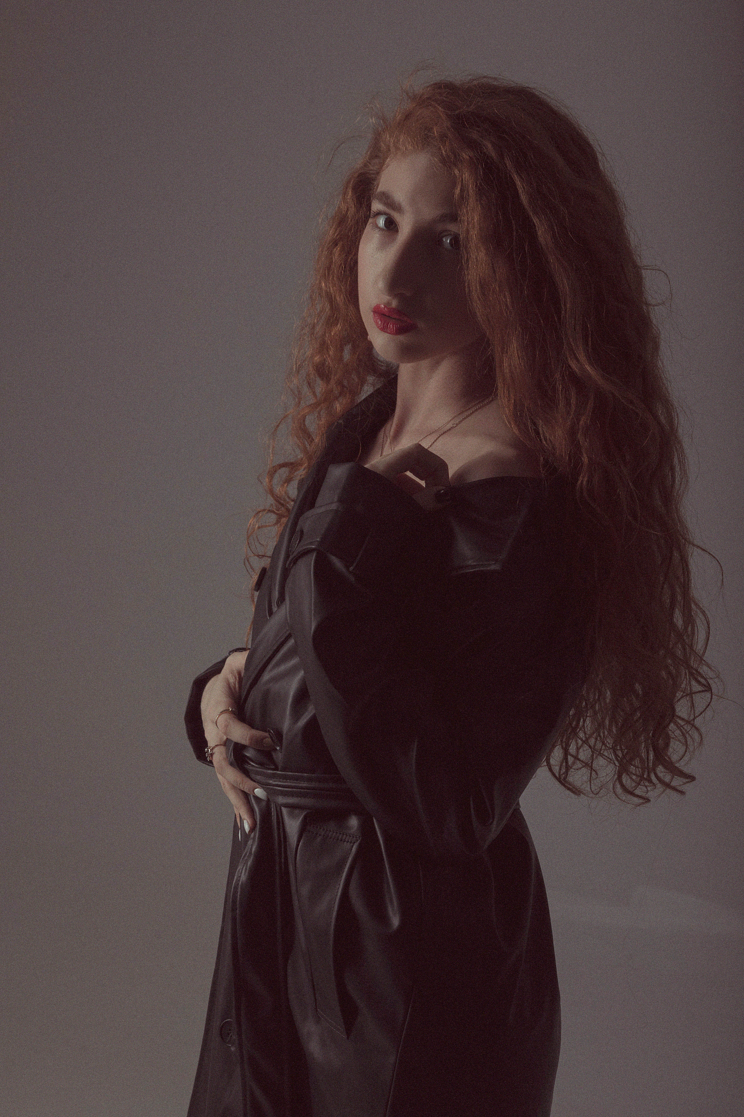 Фотосессия Миланы в фотостудии Пространство. Свадебный, семейный и портретный фотограф в Алматы, Костанай