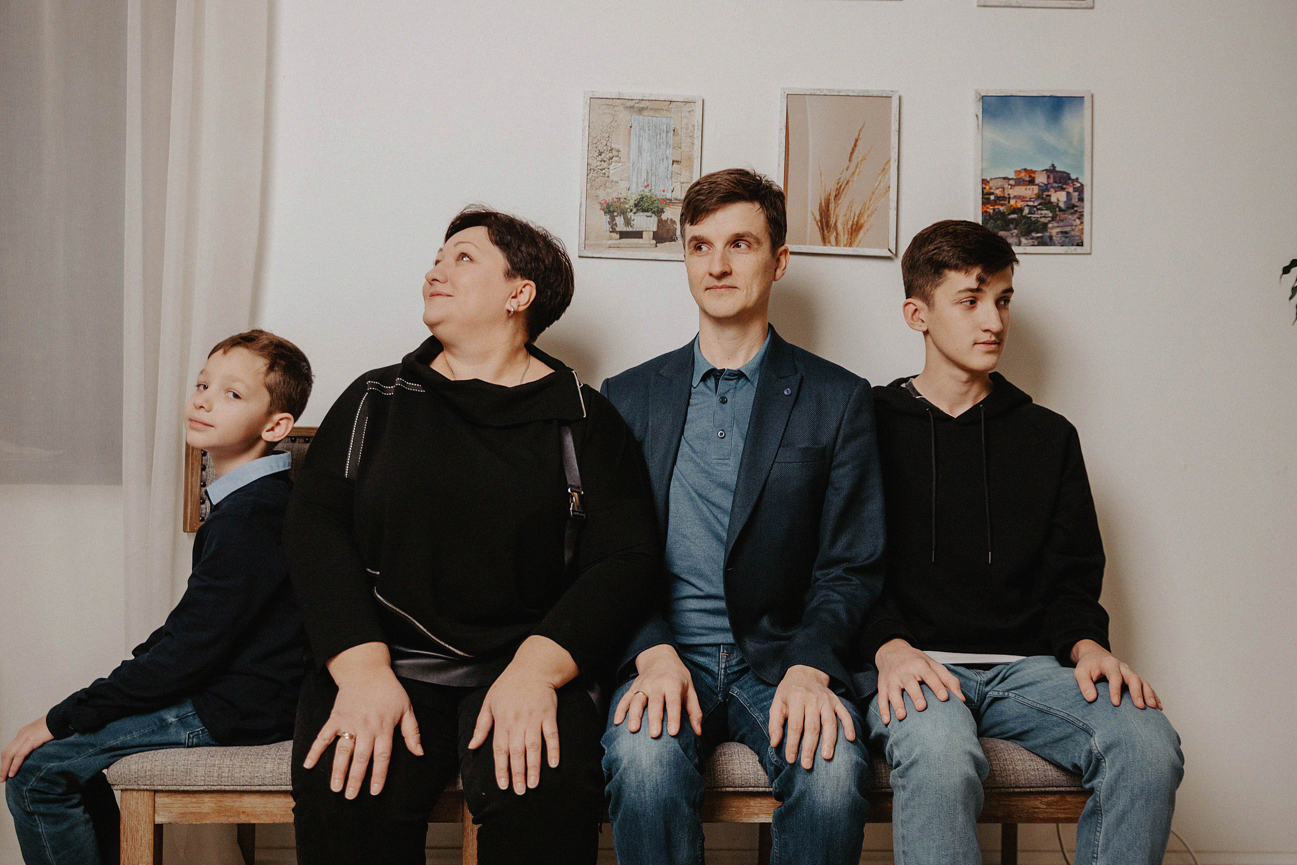 Семейная фотосессия в фотостудии Пространство. Свадебный, семейный и портретный фотограф в Алматы, Костанай