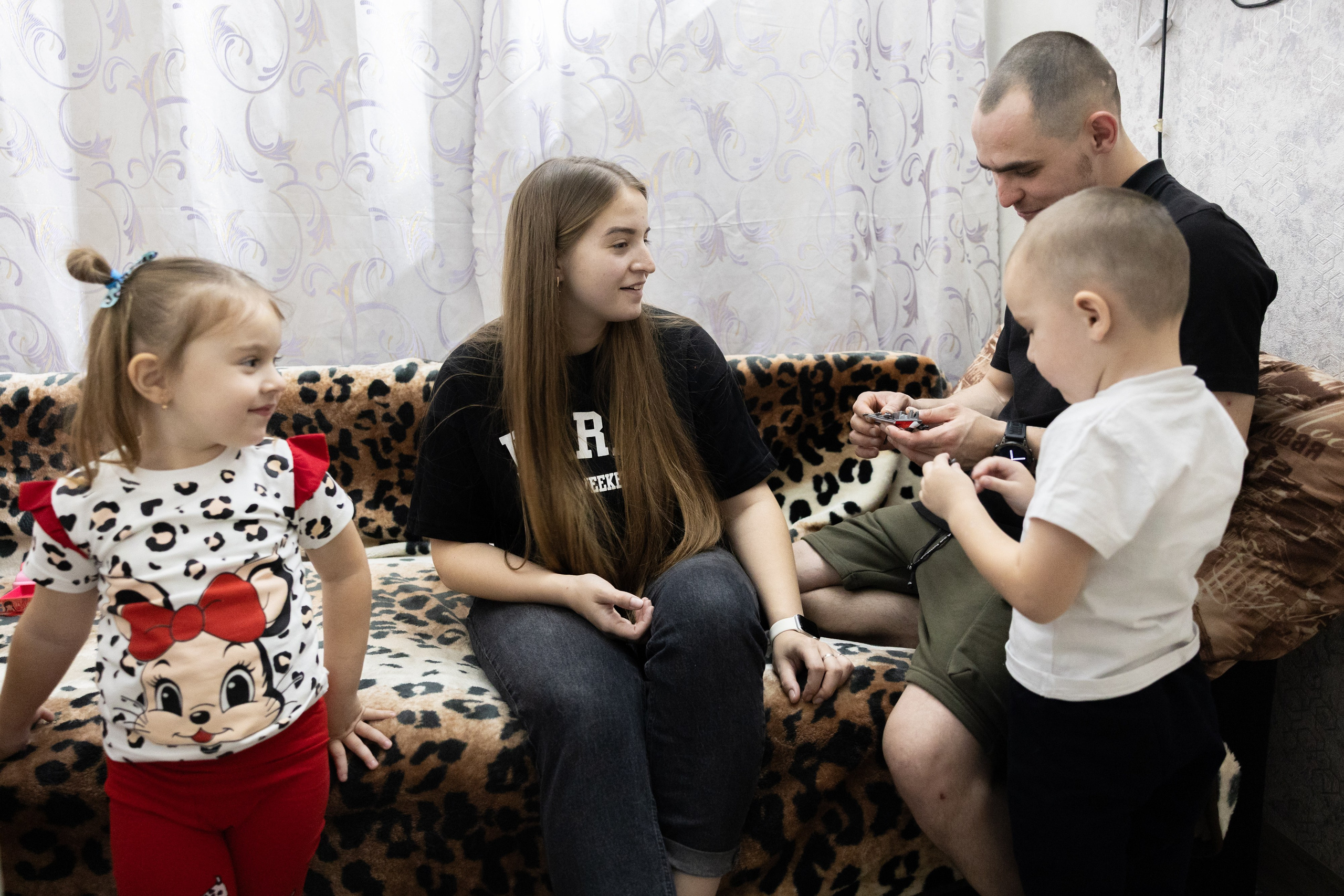 Ирина и Максим. Родители двух пар близнецов. Репортажный фотограф Наталья Лапцевич