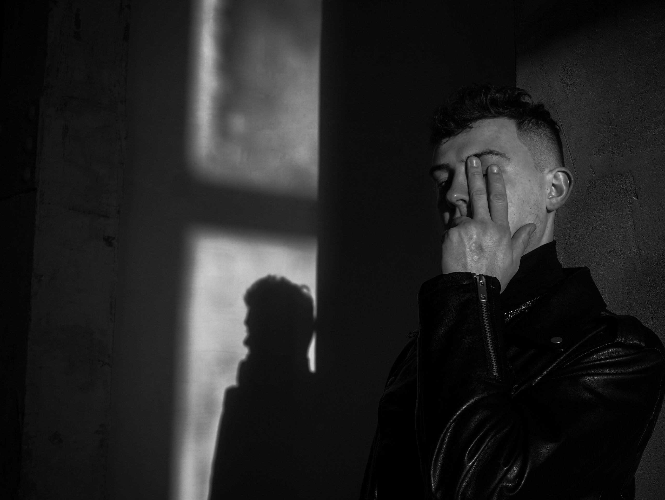 Художественная съёмка в студии. Мужской портрет. Свадебный, семейный и контент фотограф в Санкт- Петербурге Елена Грие