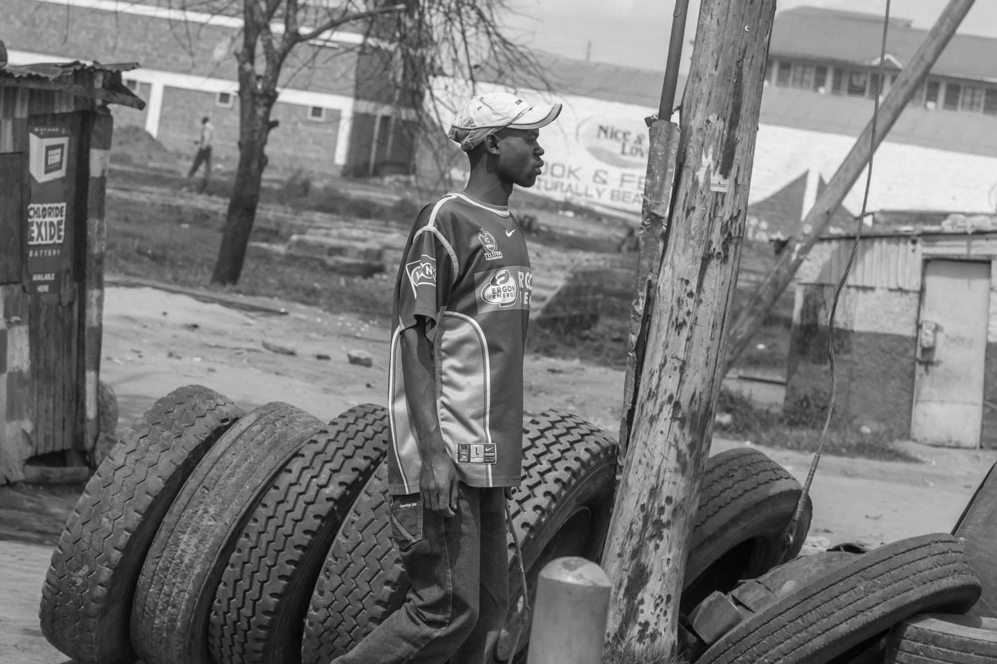 Кения. На обочине дороги. Фотограф Алексей Скоробогатько