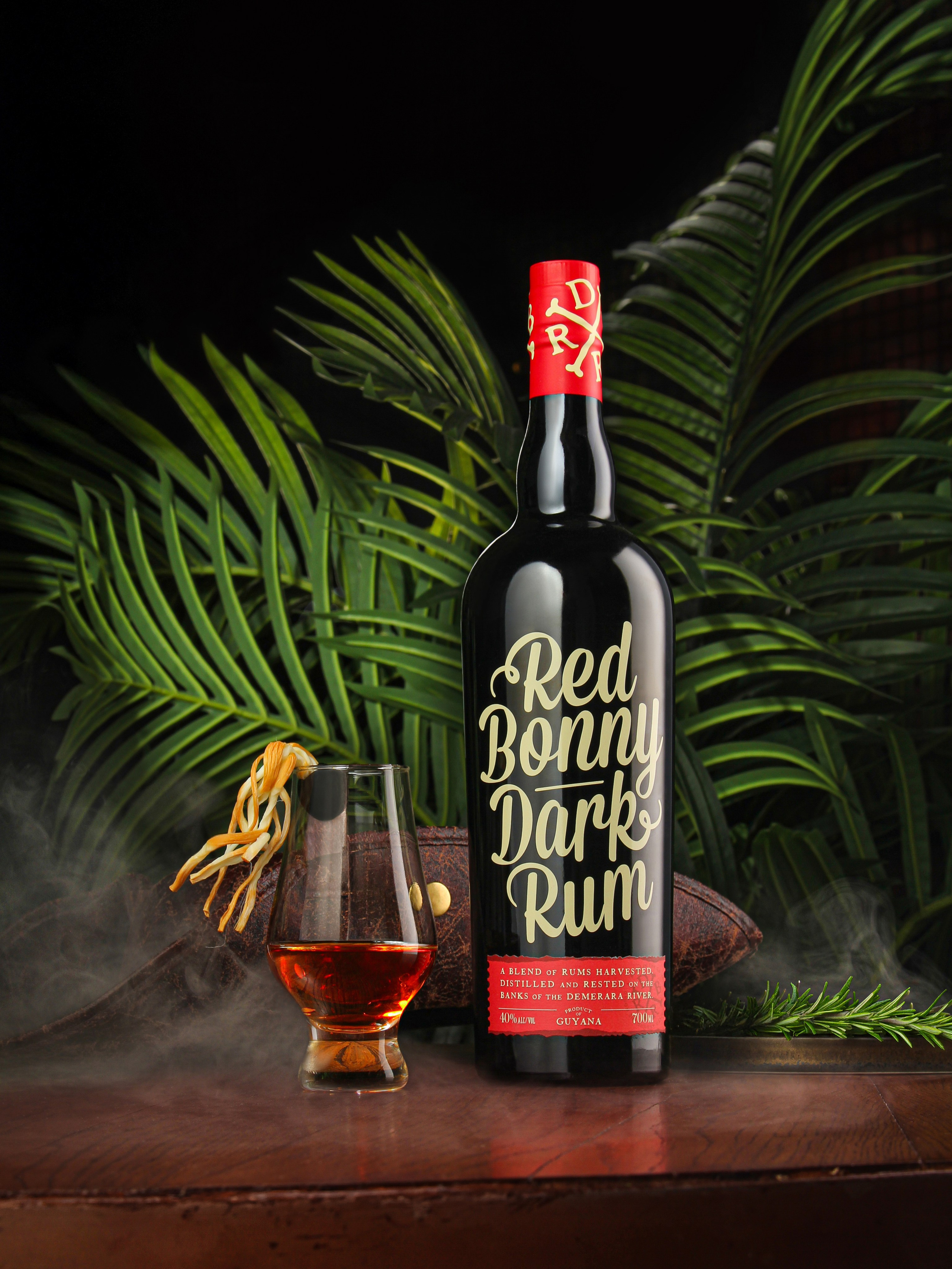 Имиджевая фотография рома в пиратской тематике |Профессиональный предметный фотограф для брендов СПб