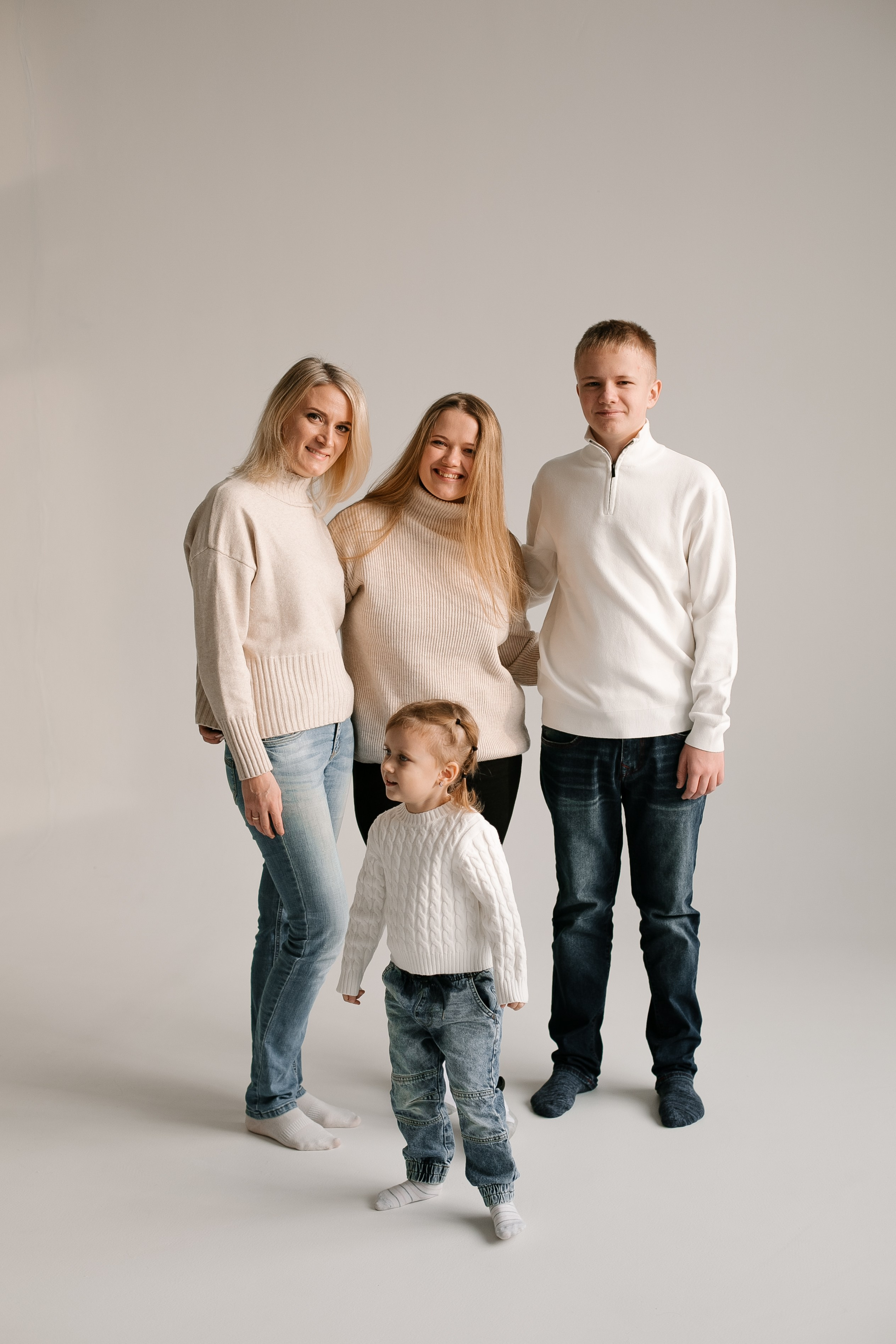 Большая семья Веры. Свадебный, семейный и детский фотограф в г. Абакан респ. Хакасия Любов