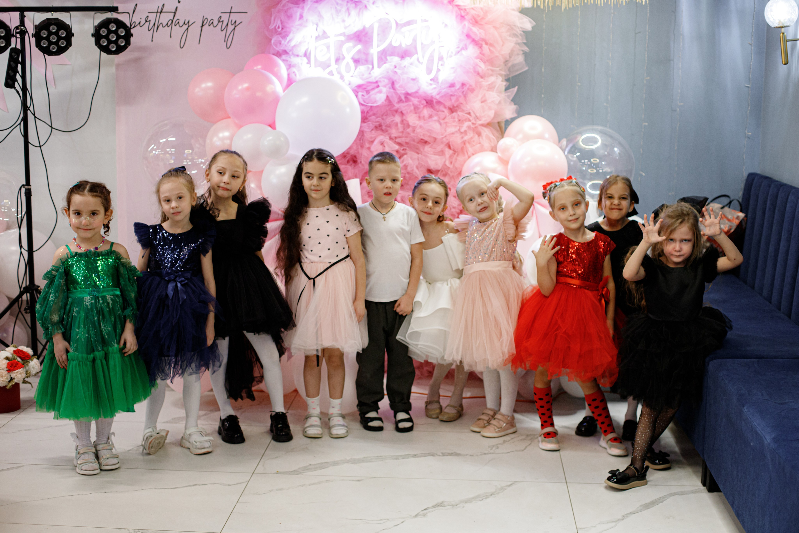 ASIA'S BIRTHDAY PARTY. Photokarish