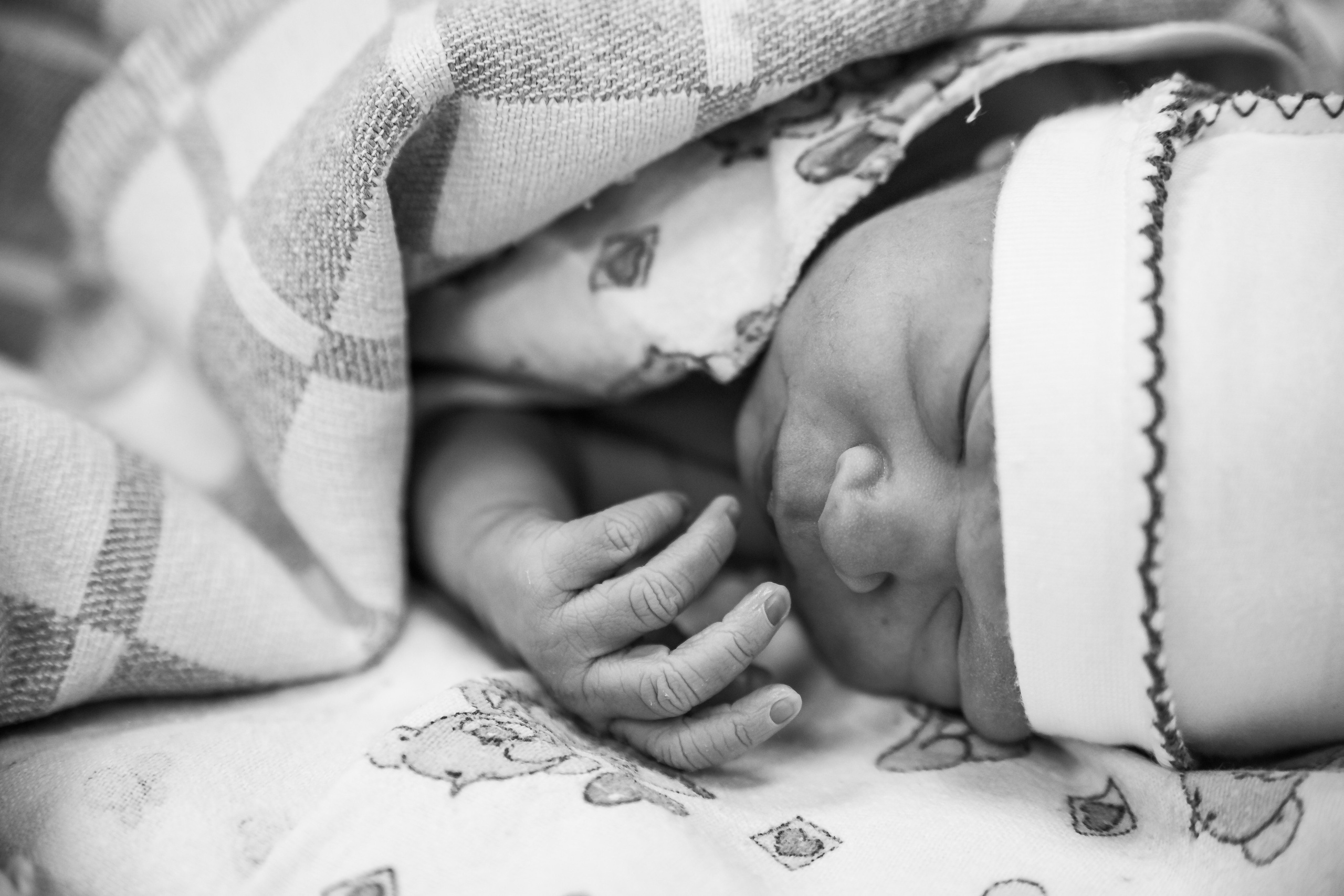 Полина. Фотосъёмки в роддоме. Семейный фотограф в Калуге Ирина Ушакова. Фотограф на роды