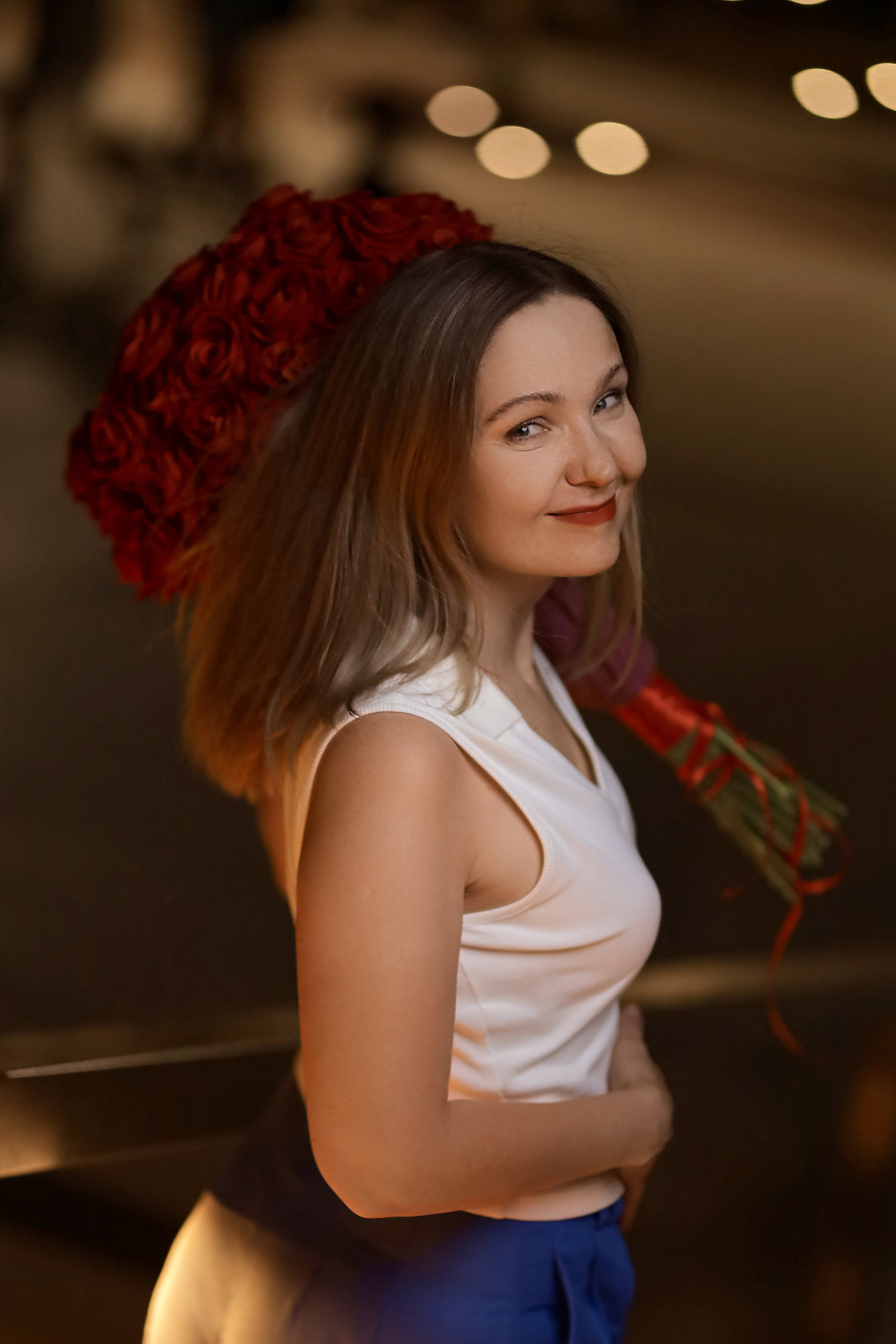 Татьяна в вечернем парке с розами. Семейный и свадебный фотограф в Краснодаре Михеева Светлана