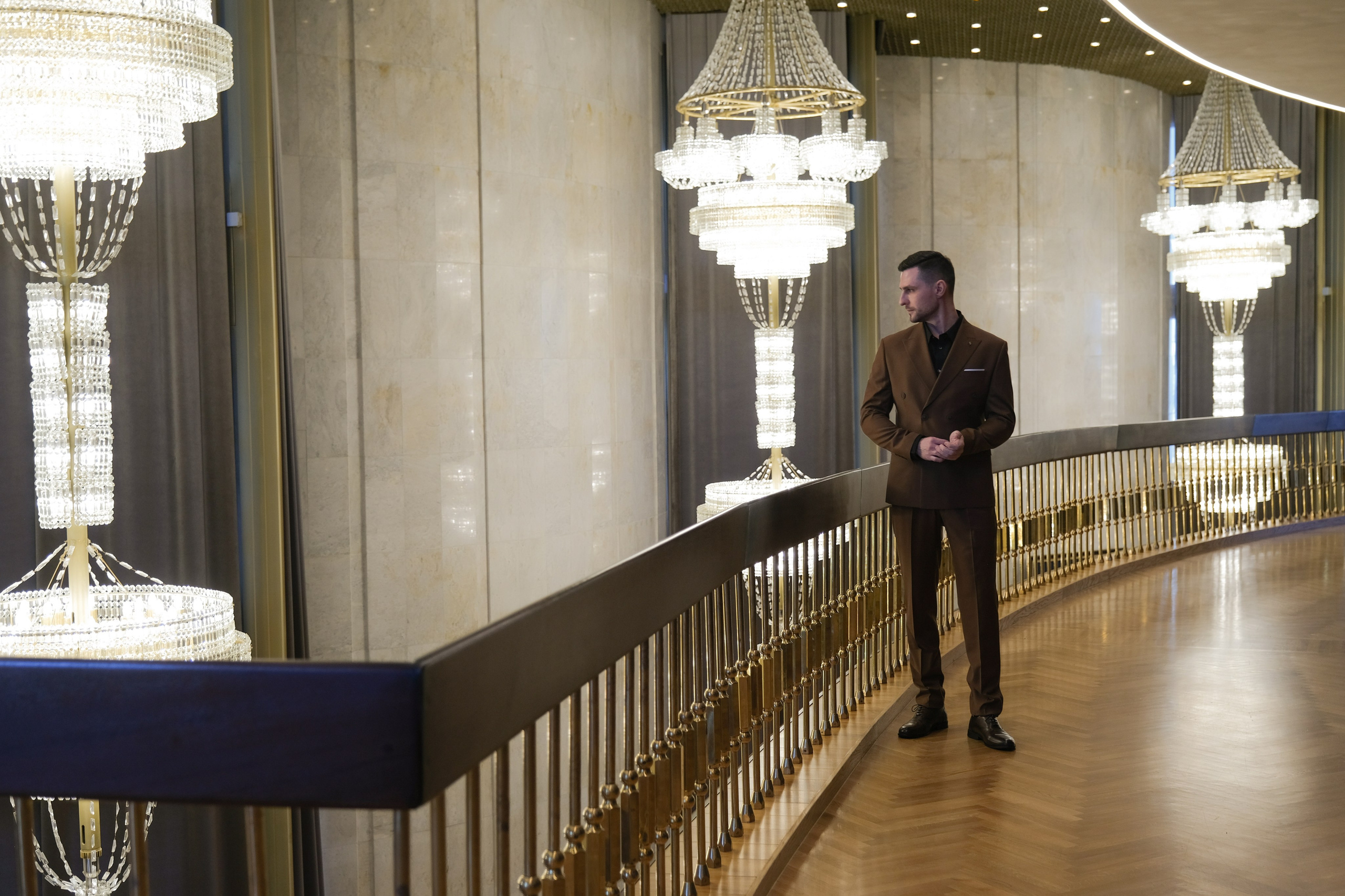 Свадебная фотосессия в театре драмы имени Наума Орлова. Свадебный фотограф в Челябинске Сырчикова Наталья