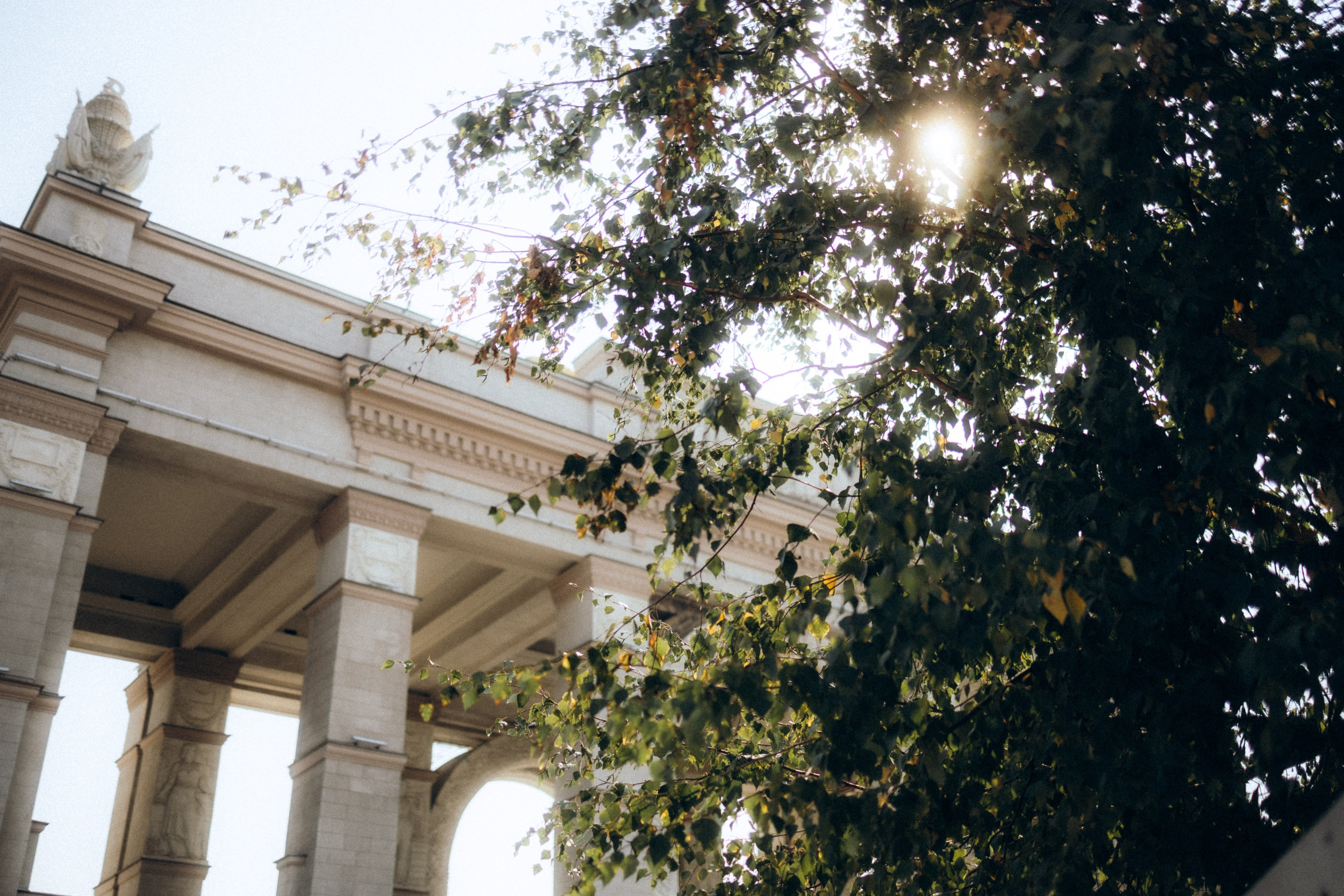 Илья и Настя, прогулка на ВДНХ и роспись Савеловском ЗАГСе. Свадебный и портретный фотограф в Москве Кристина Золотова