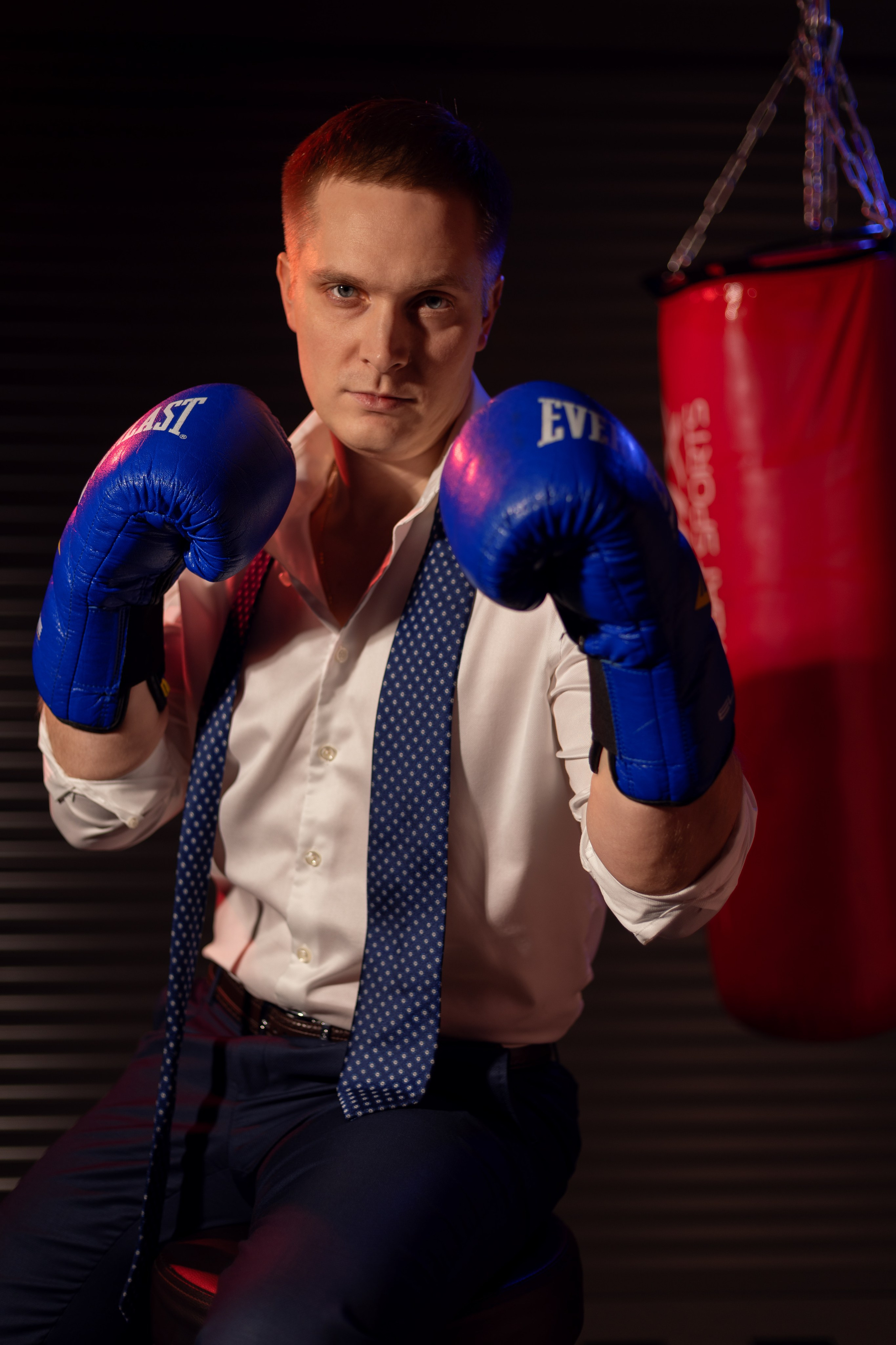 Фотосессия юриста: 4 образа за 2 часа в студии. Кейс. Контент фотограф Казань Татьяна Горина