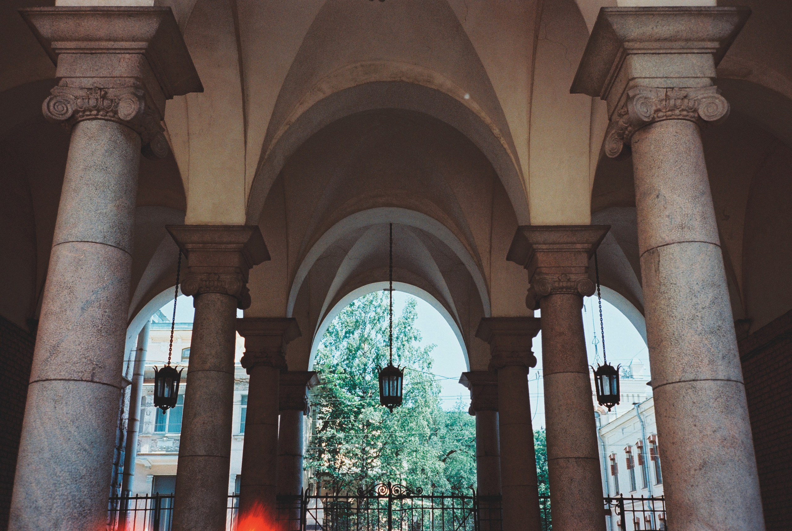 Фотографии цветные. Свадебный и семейный пленочный фотограф в Петербурге Истомина Ирина