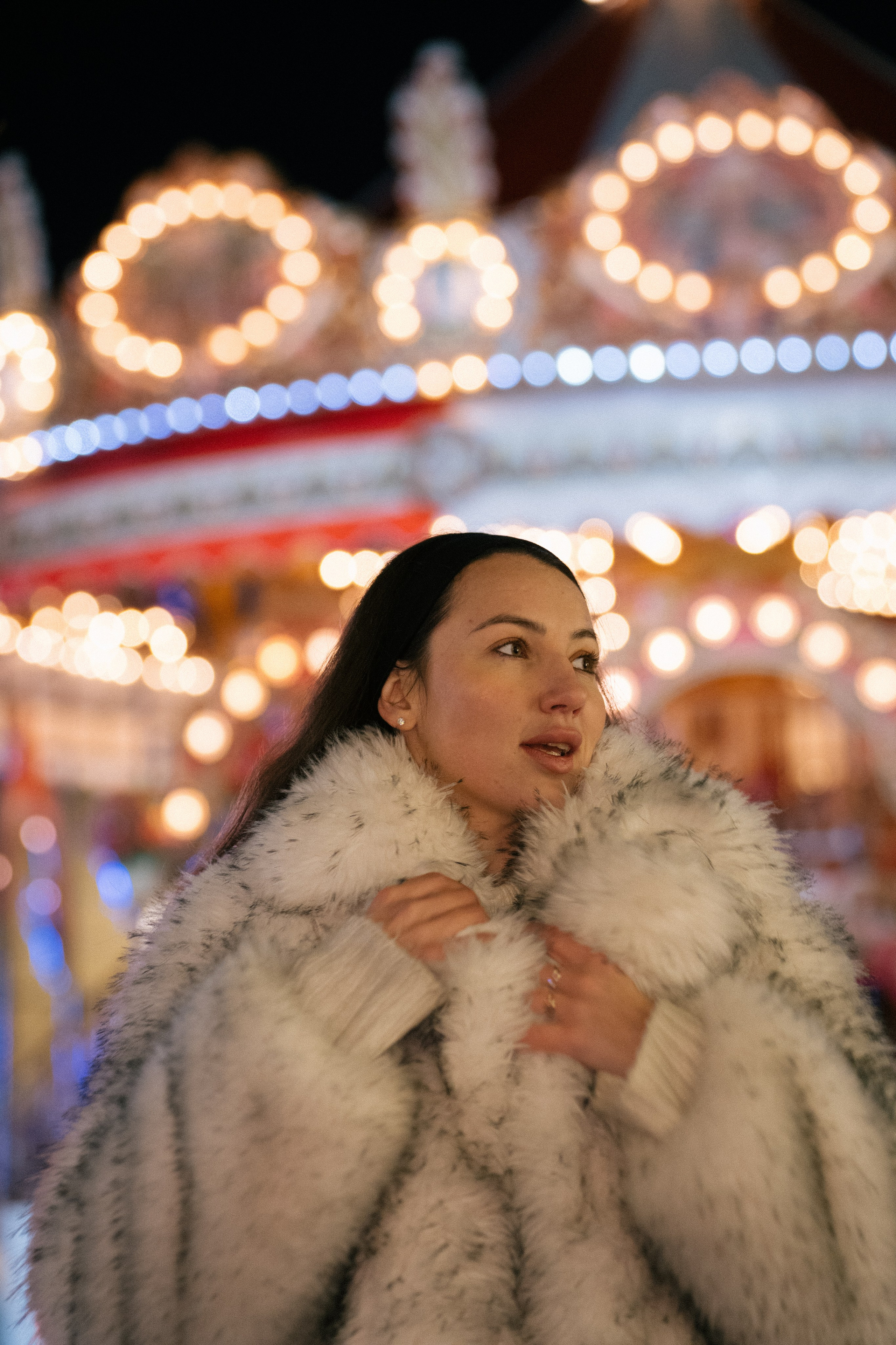 ПРОГУЛКА НА МАНЕЖНОЙ ПЛОЩАДИ ДЛЯ ДЕВУШКИ ПЕРЕД НОВЫМ ГОДОМ (НОВОГОДНЯЯ ФОТОСЕССИИЯ НА МАНЕЖНОЙ ПЛОЩАДИ). Профессиональный фотограф, Санкт-Петербург — Виктория Богомолова