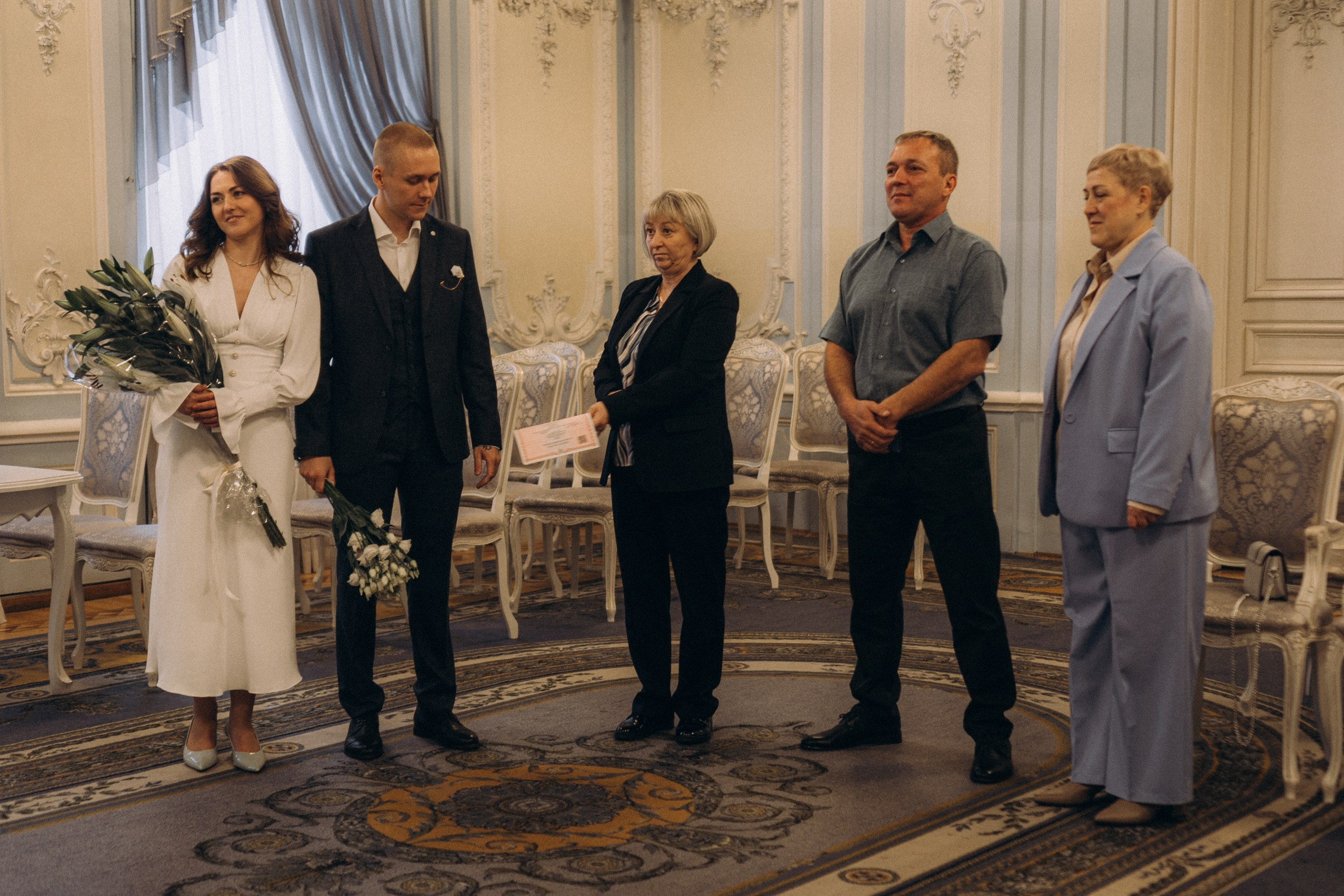 СВАДЕБНАЯ СЬЕМКА ПАРЫ ВО ВТОРОМ ДВОРЦЕ БРАКОСОЧЕТАНИЯ И ПРОГУЛКА ПО ЧЕРНЫШЕВСКОЙ. Профессиональный фотограф, Санкт-Петербург — Виктория Богомолова