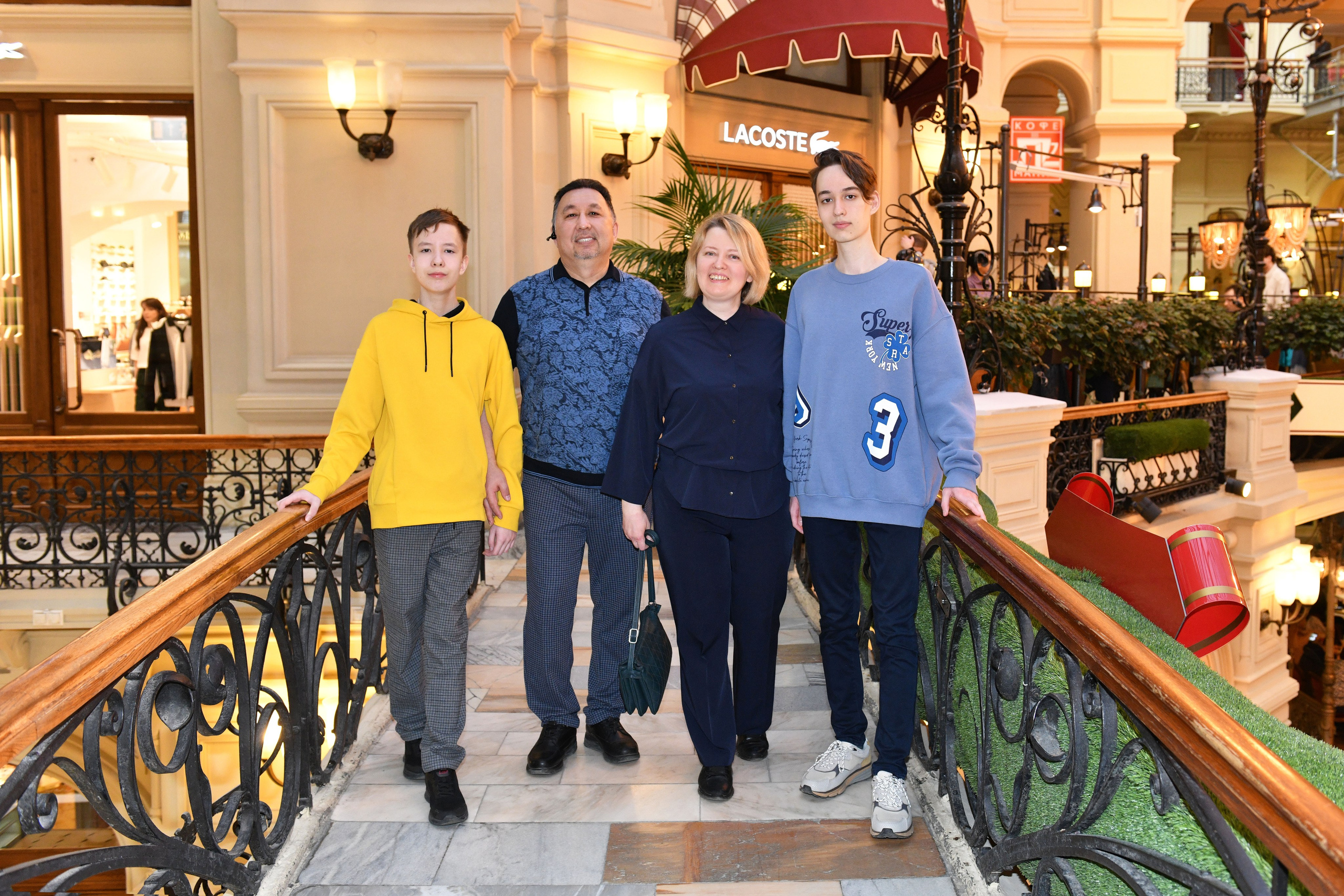 Семья в Гуме. Свадебный и портретный фотограф в Москве Галина Борисова