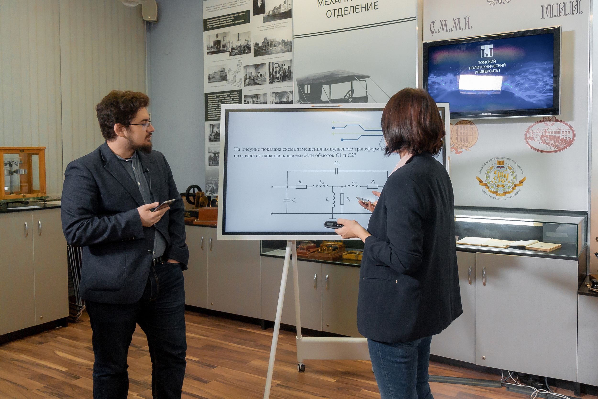 С электроникой по жизни. Свадебный и семейный фотограф в Томске Максим Бейков