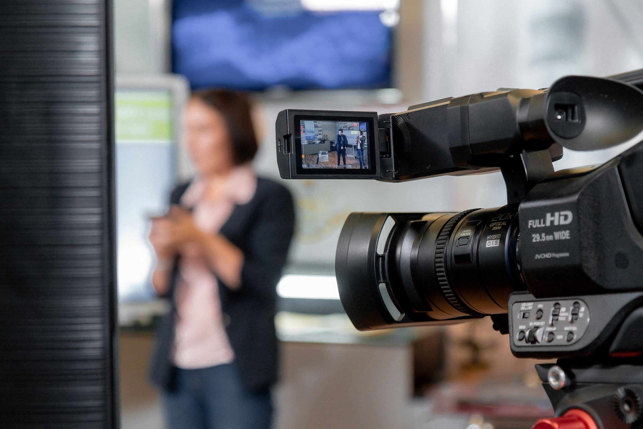 С электроникой по жизни. Свадебный и семейный фотограф в Томске Максим Бейков