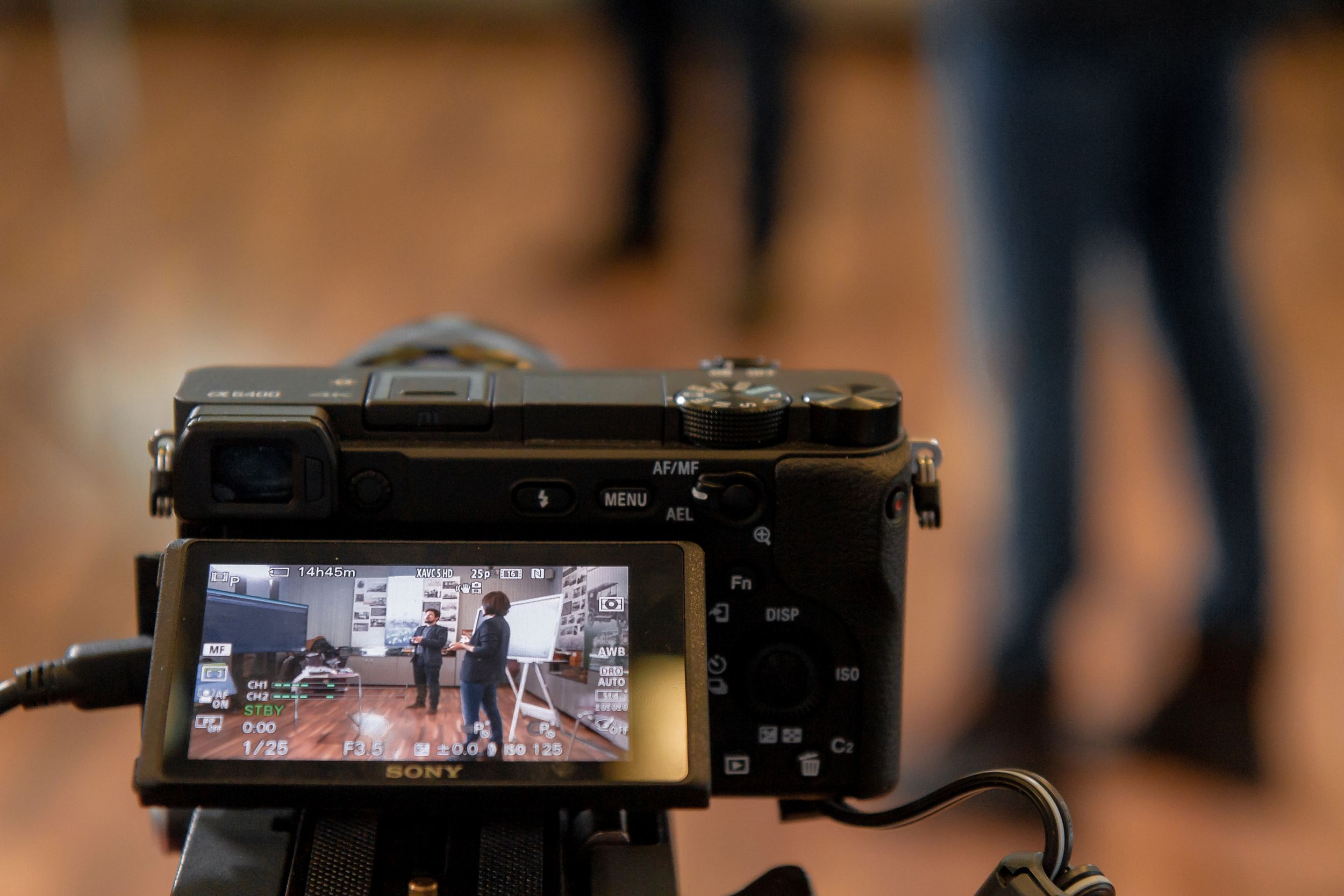 С электроникой по жизни. Свадебный и семейный фотограф в Томске Максим Бейков