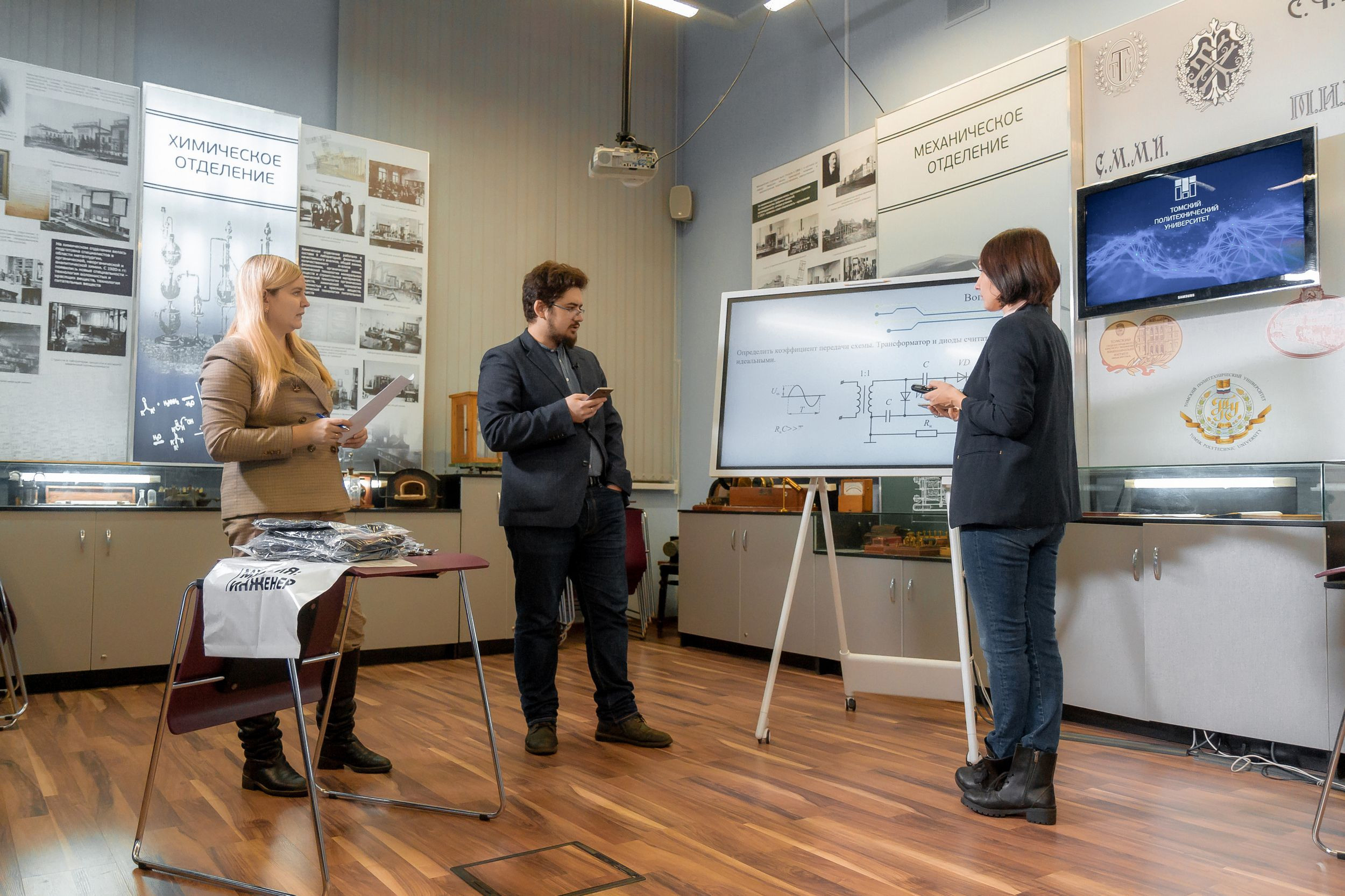 С электроникой по жизни. Свадебный и семейный фотограф в Томске Максим Бейков