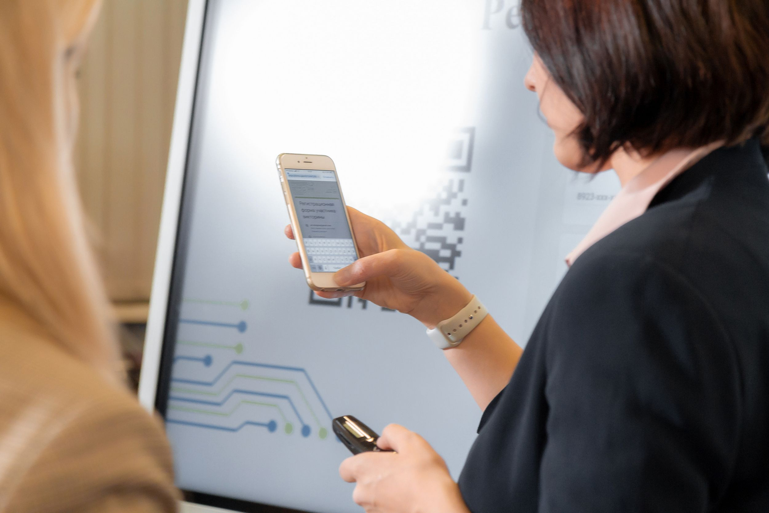 С электроникой по жизни. Свадебный и семейный фотограф в Томске Максим Бейков