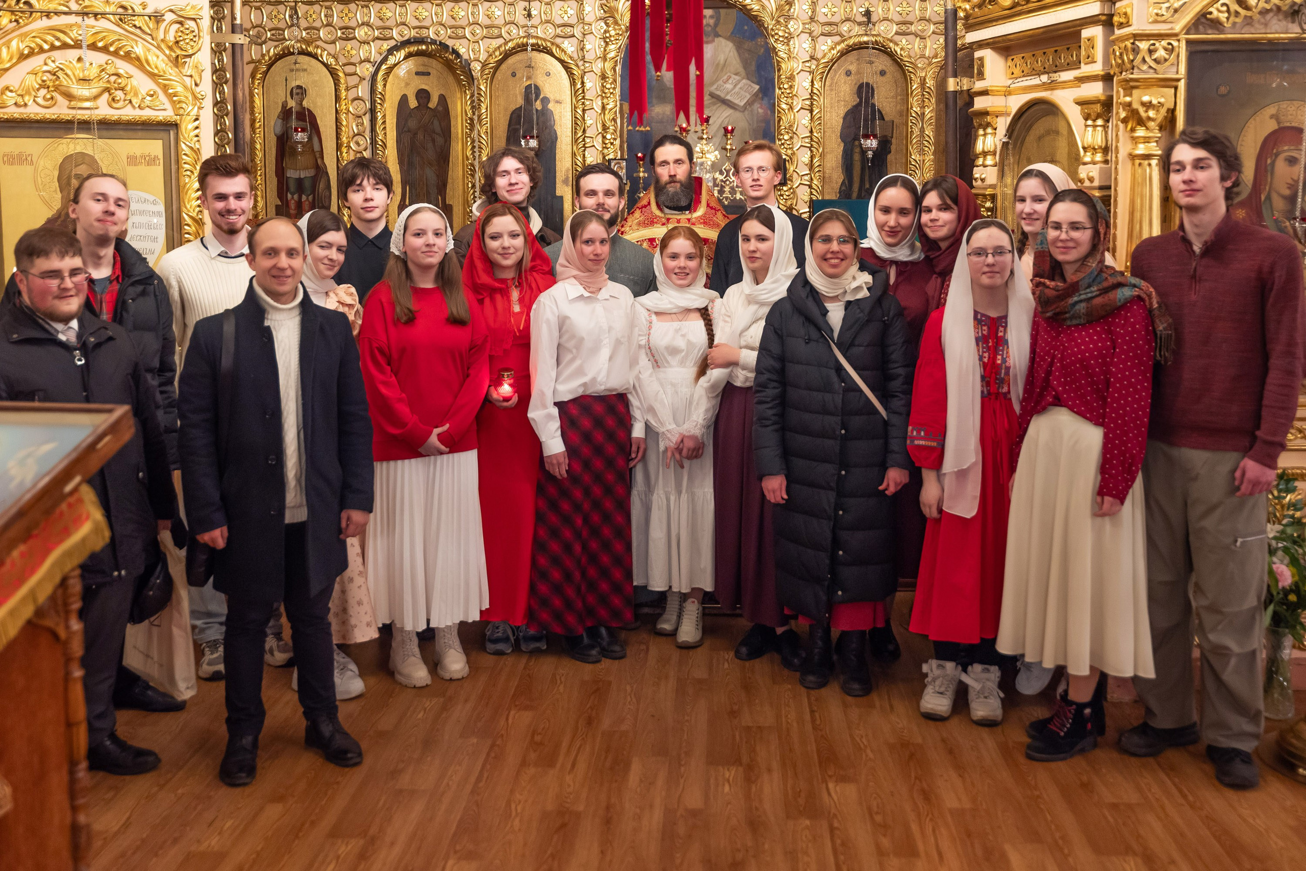 Богородский храм. Пасха. Полунощница, Божественная литургия. Антон и Татьяна Денисенко — В храме