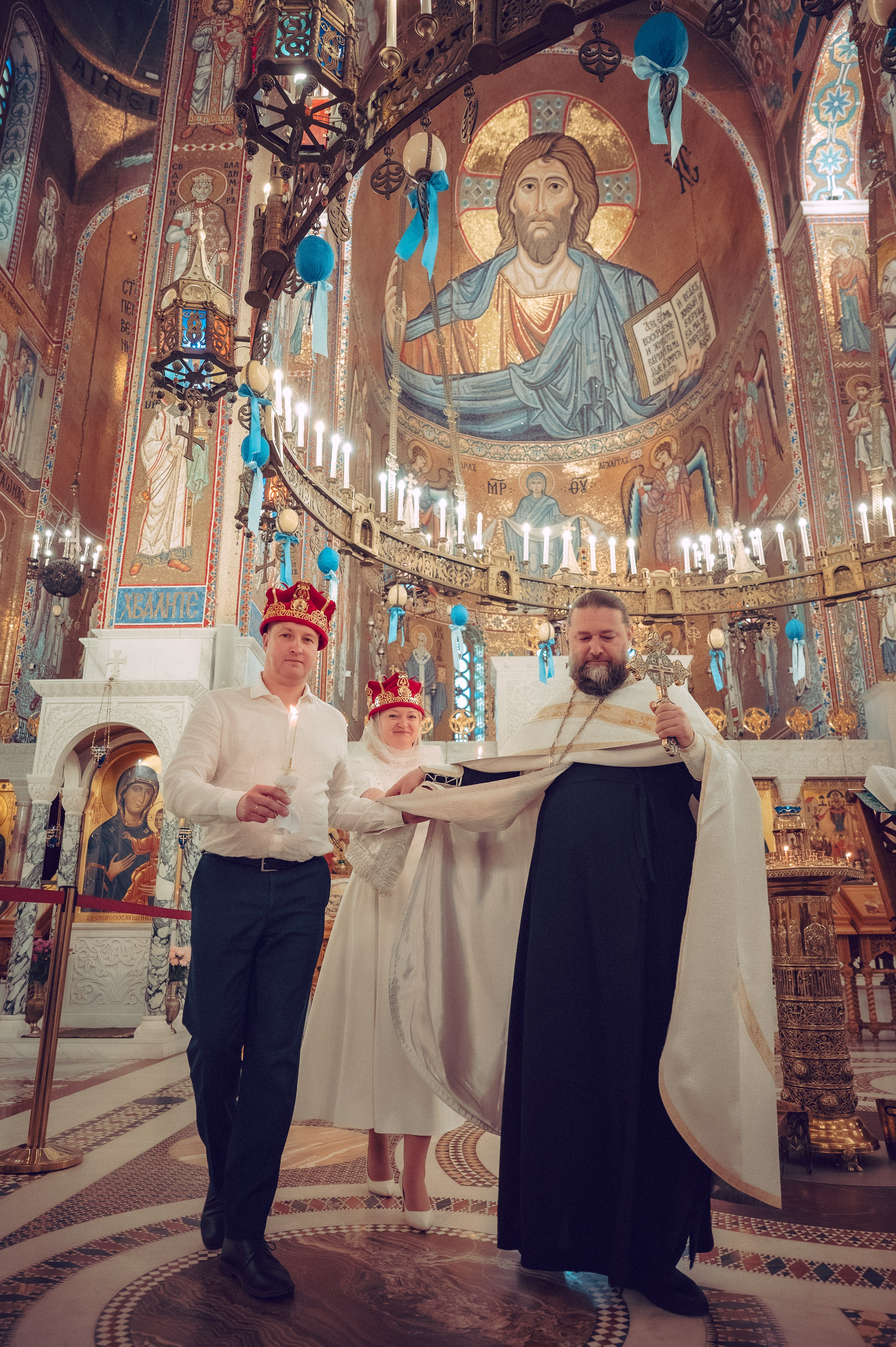 Венчание Ильи и Евгении в Храме Покрова Пресвятой Богородицы в Ясенево. Семейный фотограф Руслан Каримов Одинцово Москва