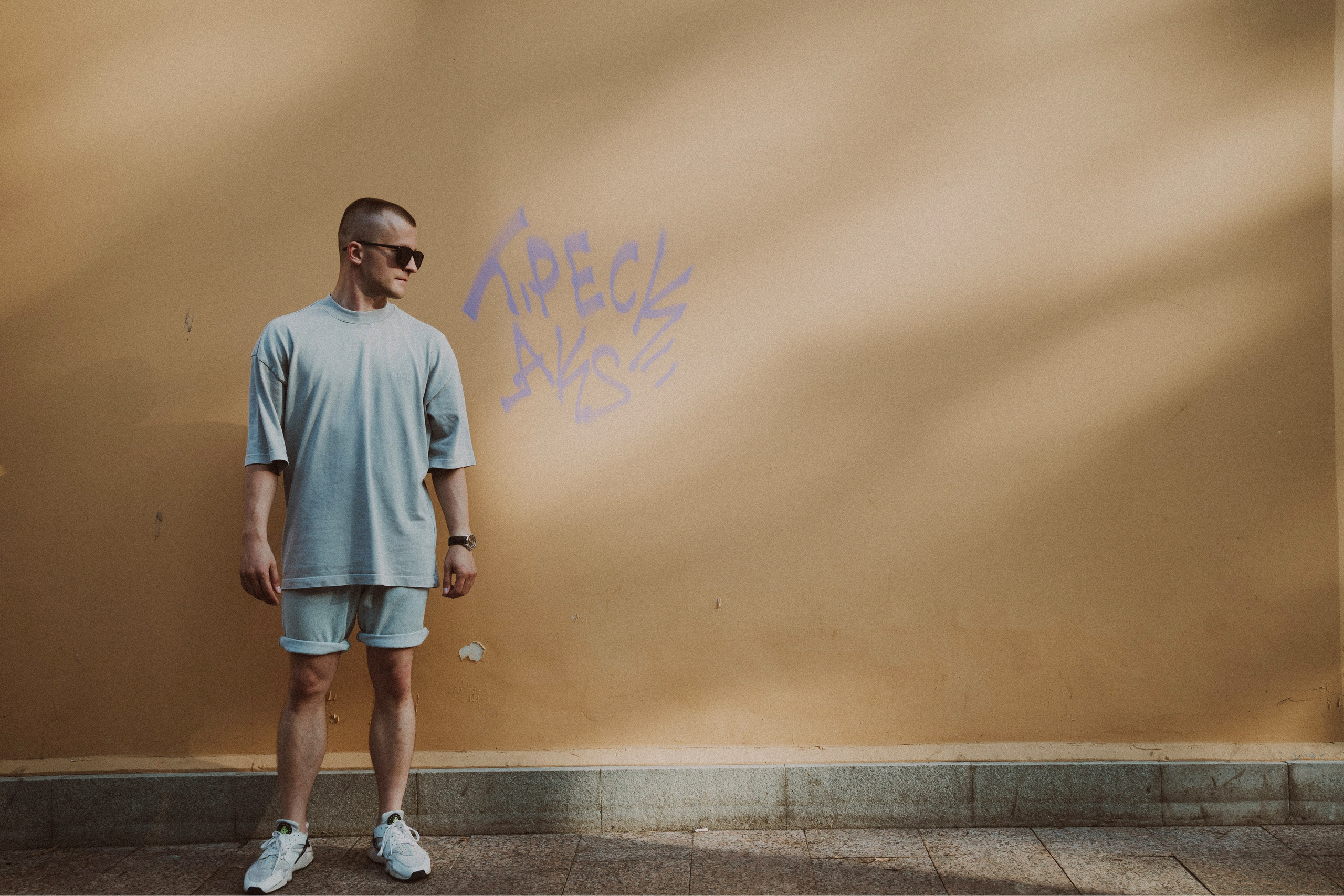 В кадре: педагог. Творческие фотосессии в Москве. Фотоальбом лидера группы ЯЛО