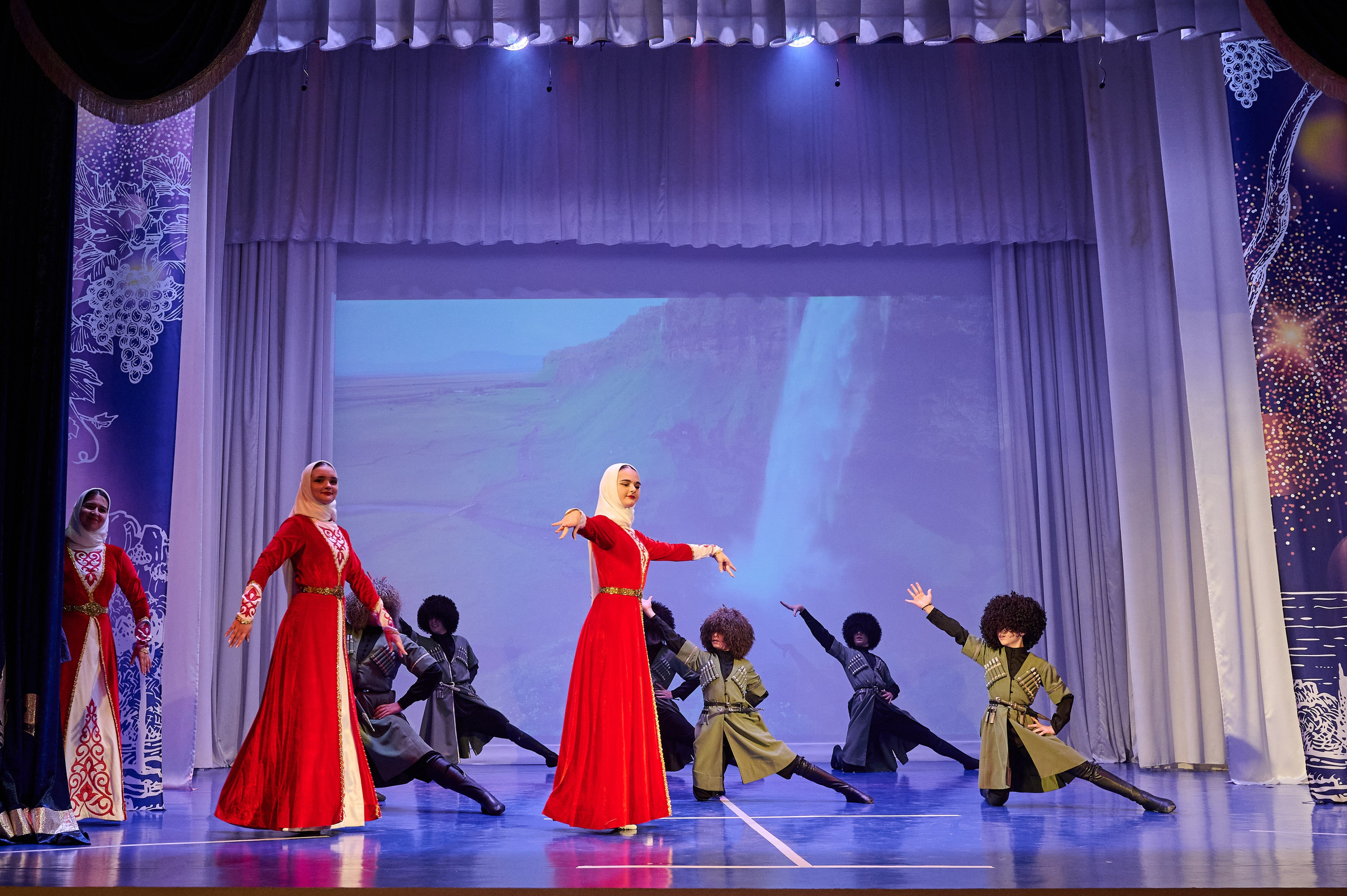 День матери Марьина Роща. Жизнь курорта Кабардинка в фотографиях