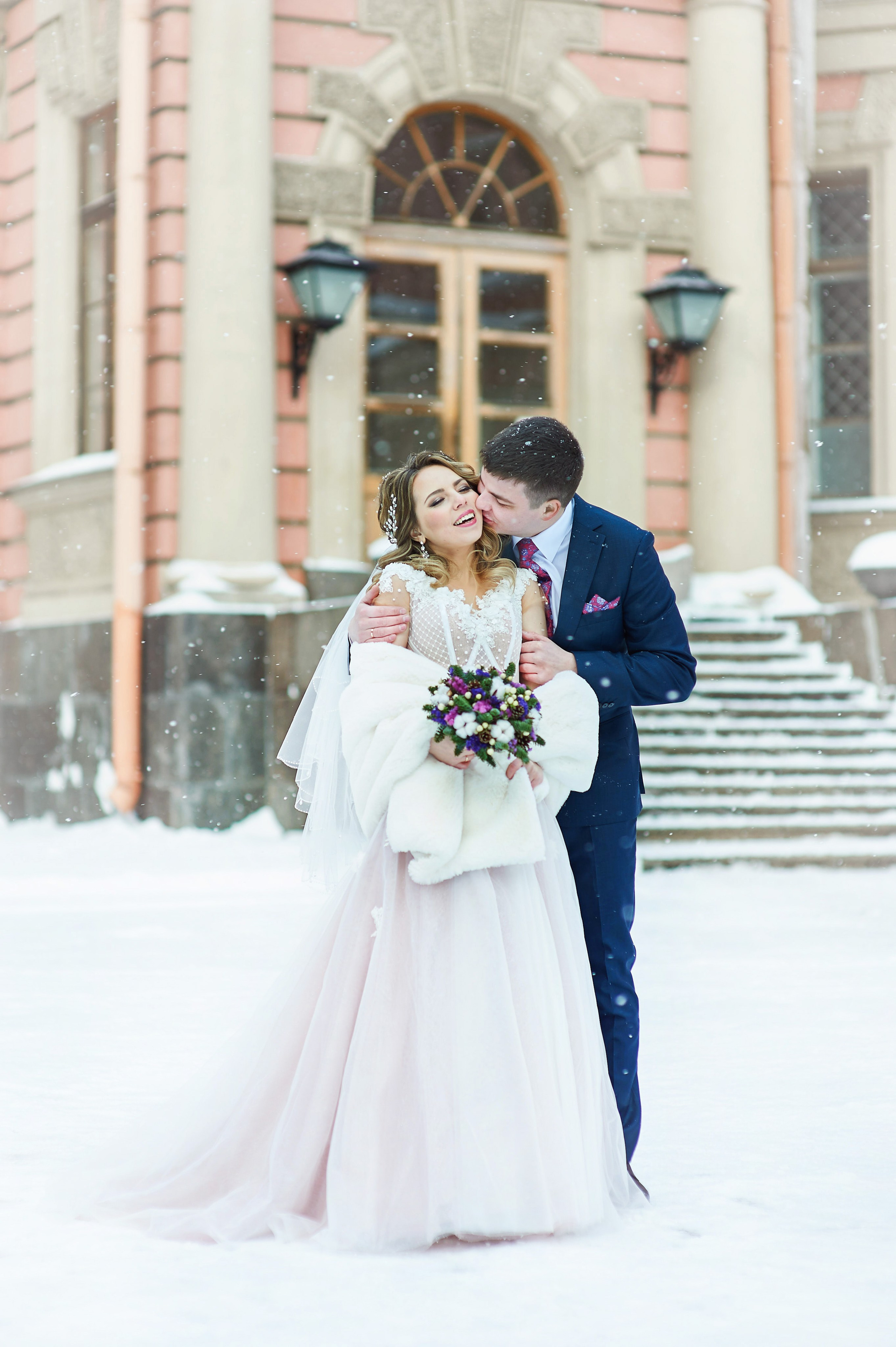 Елена и Иван (зимняя свадебная прогулка у Михайловского замка и фотосессия в Эрмитаже). Портретный, семейный и свадебный фотограф в Санкт-Петербурге и в Пушкине Ширяев Денис
