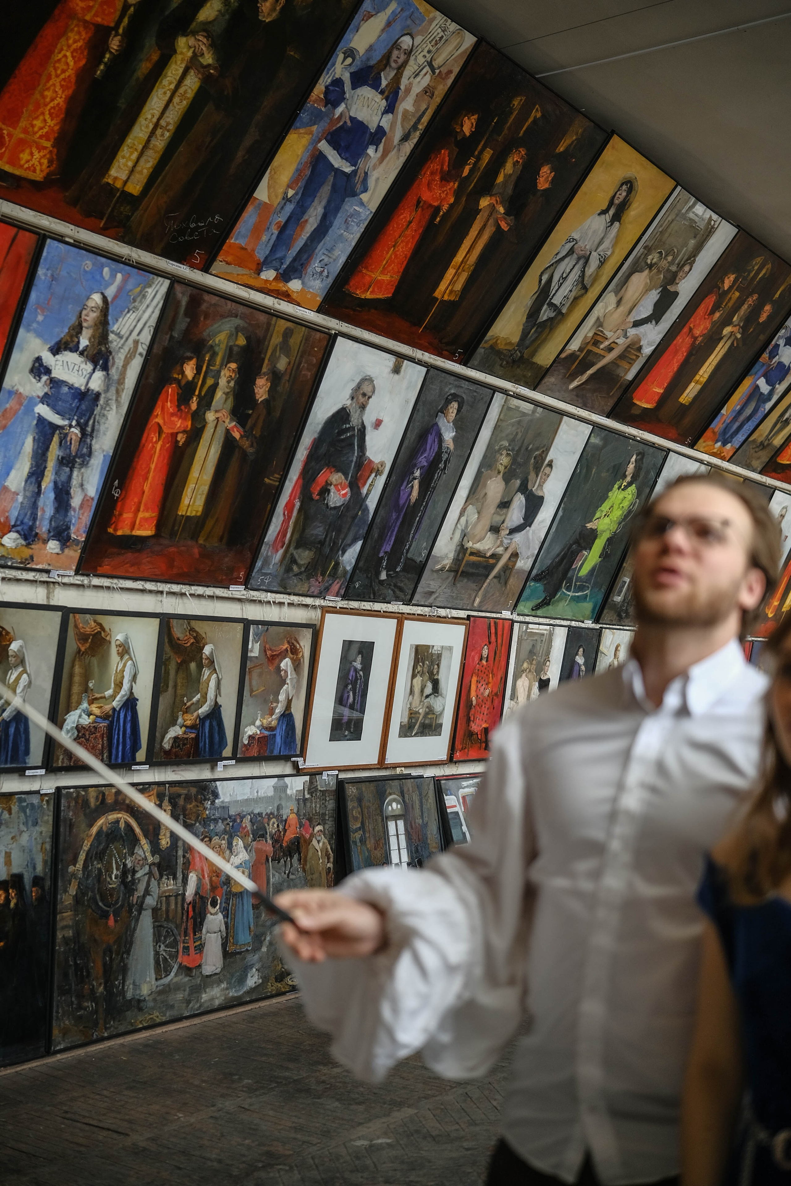 Репортаж частной экскурсии художника Михаила Соловьева в академии художеств Репина. Портретные и творческие съемки Санкт-Петребург